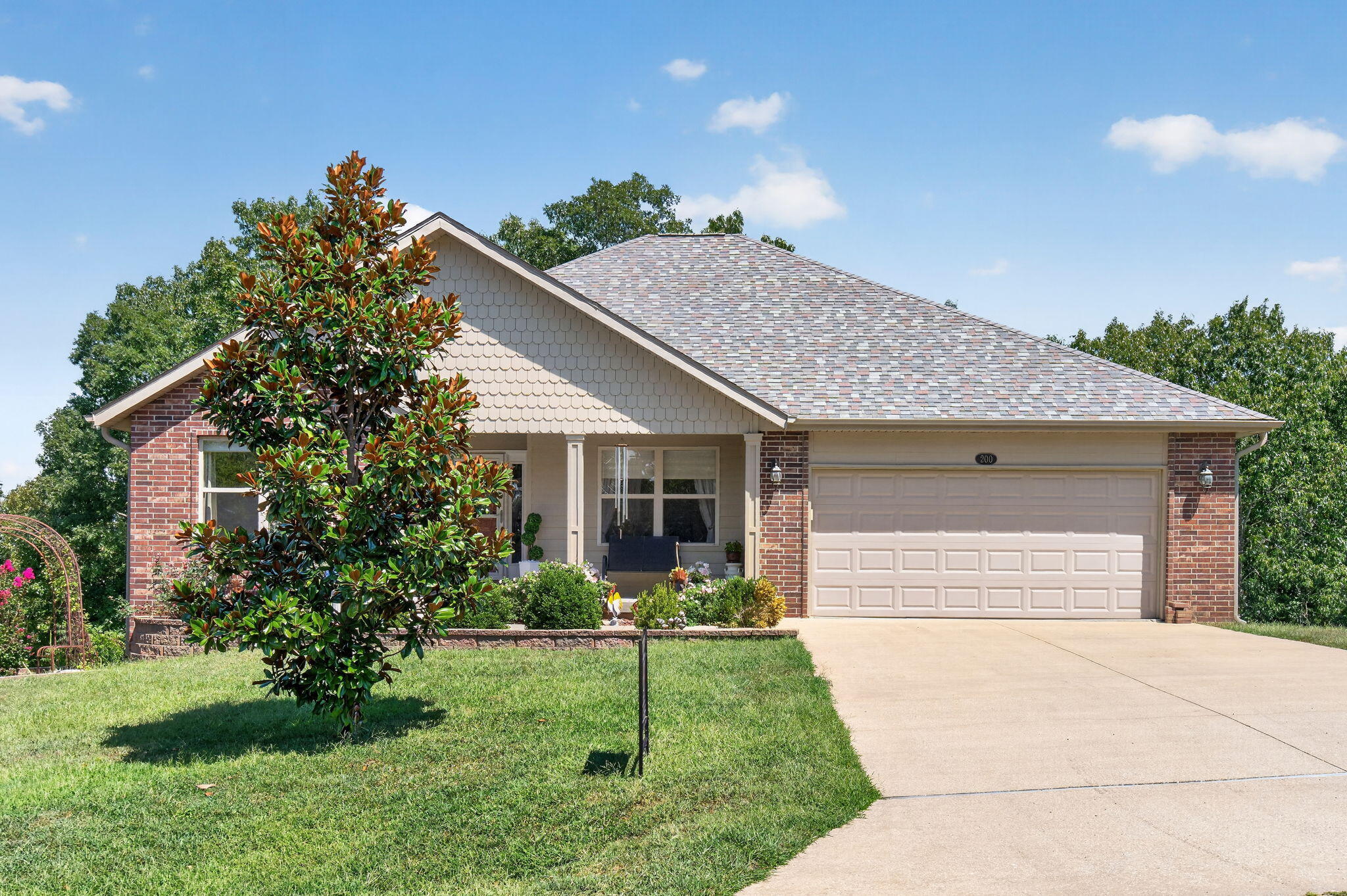 200 North Point Court — photo