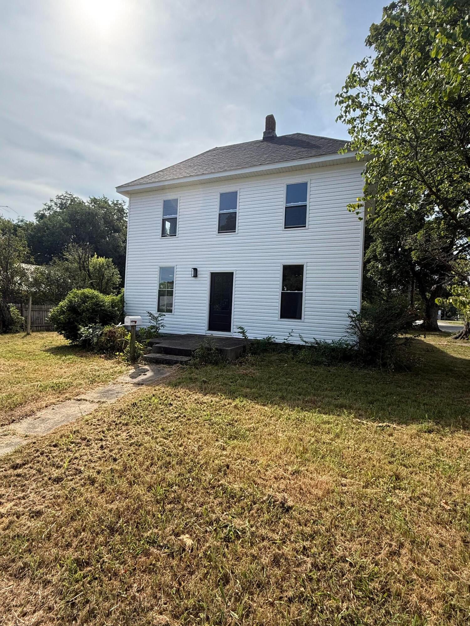 402 E Olive Street — photo