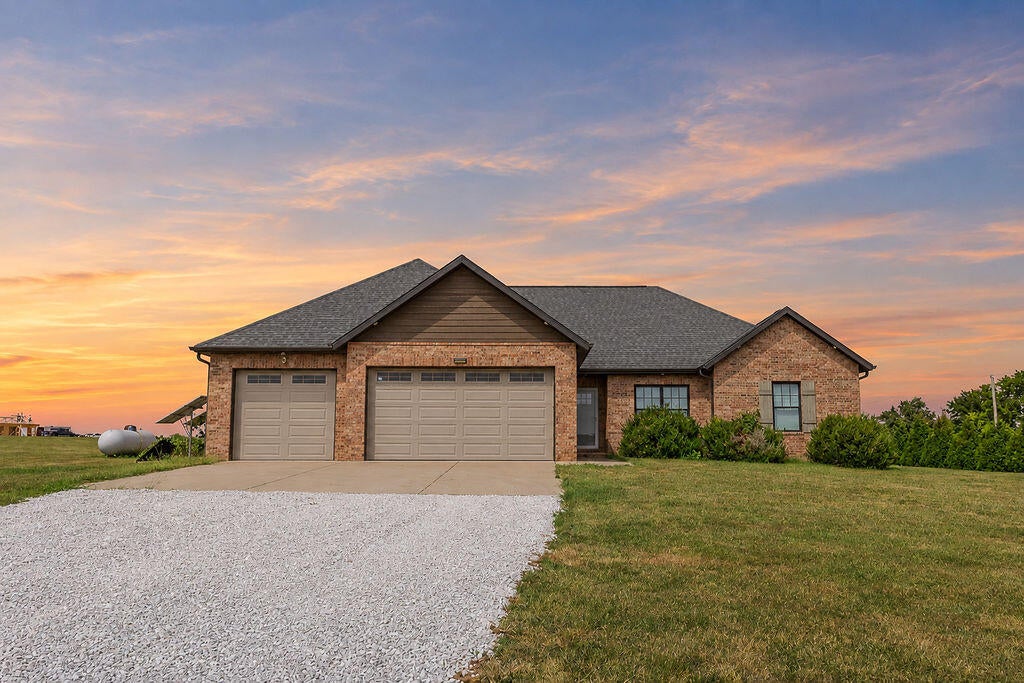 121 Southern Fields Circle — photo