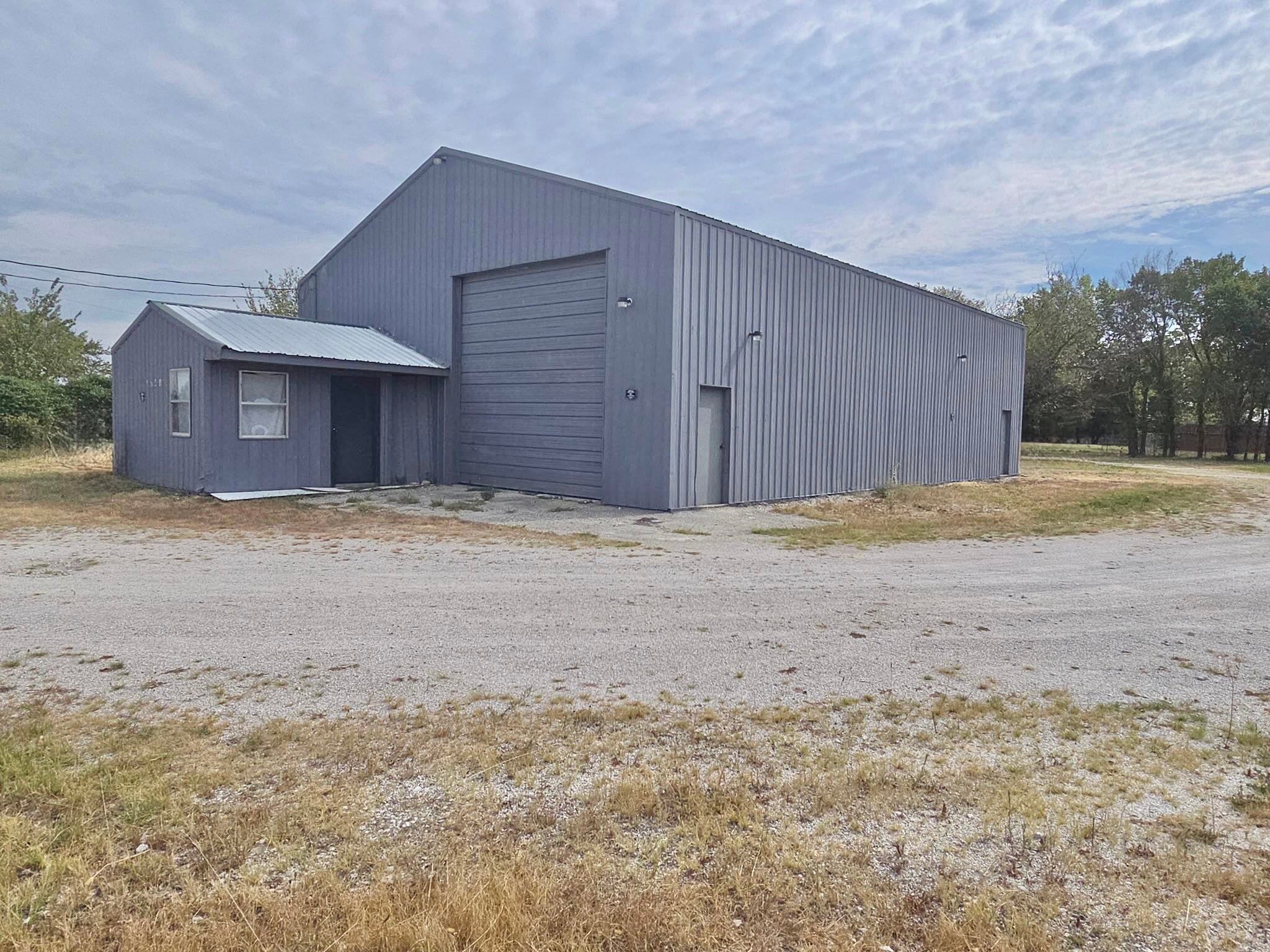9741 Gateway Drive — photo