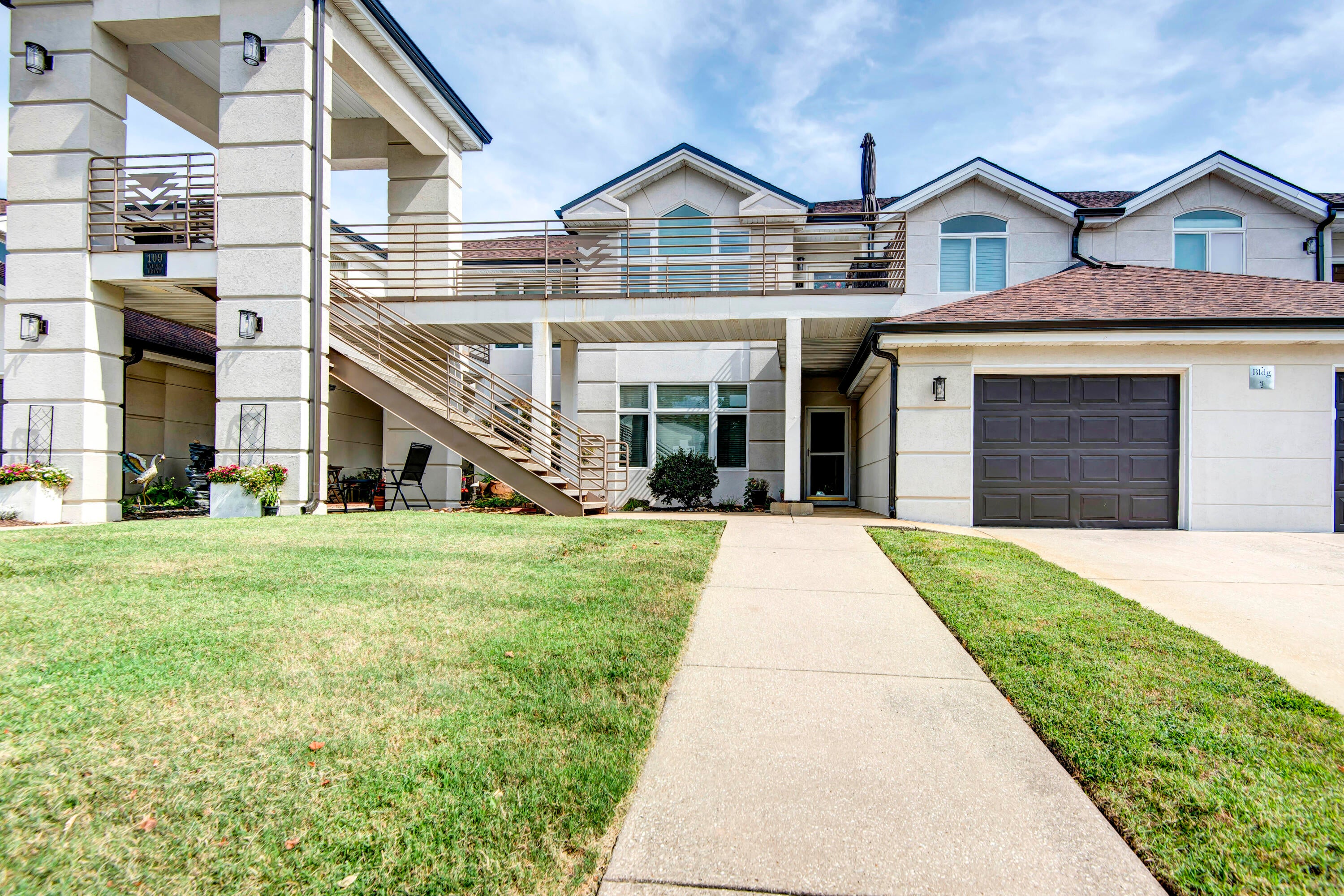109 Oxford Drive 2 — photo