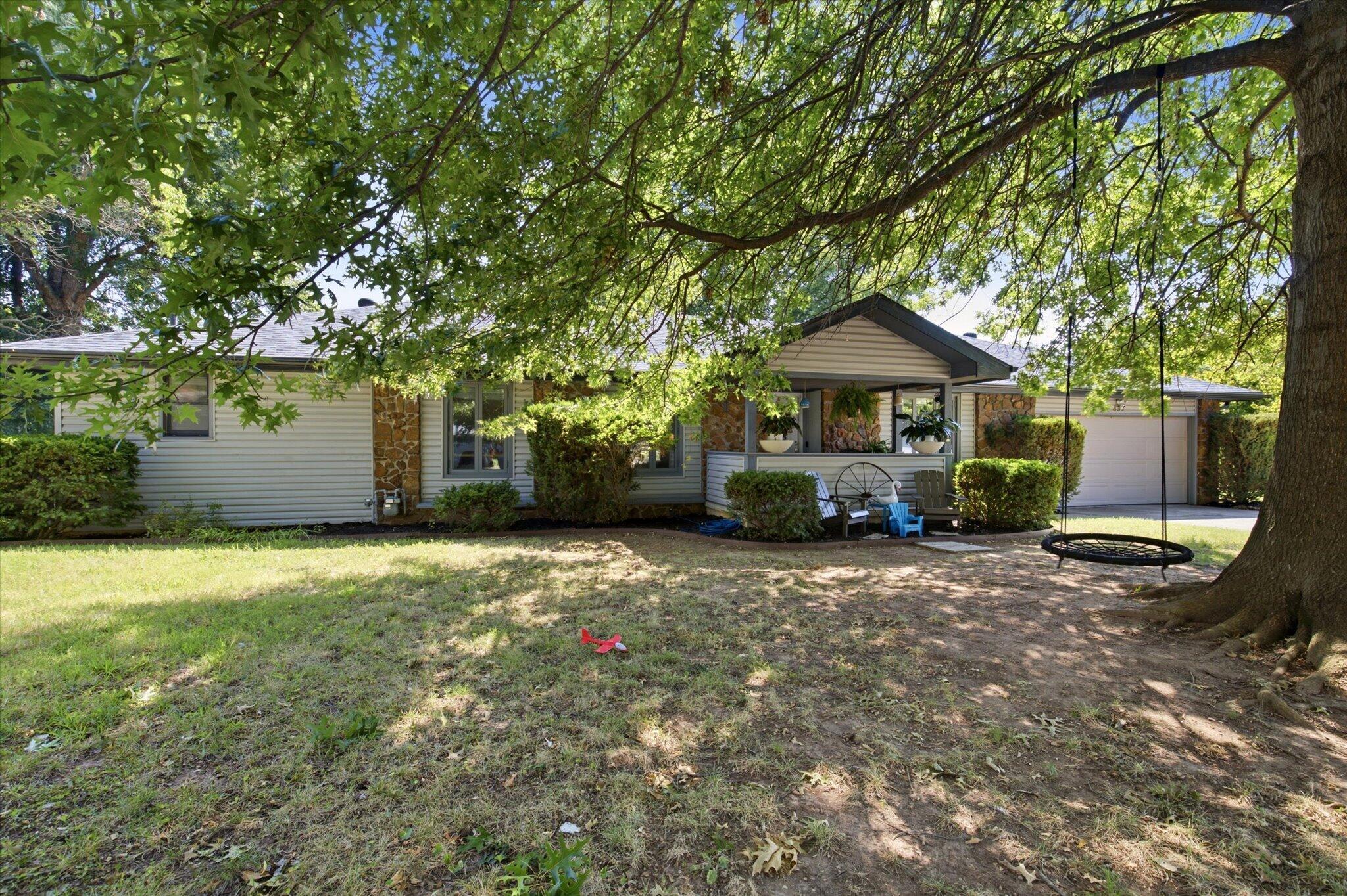 835 E Jewett Street — photo