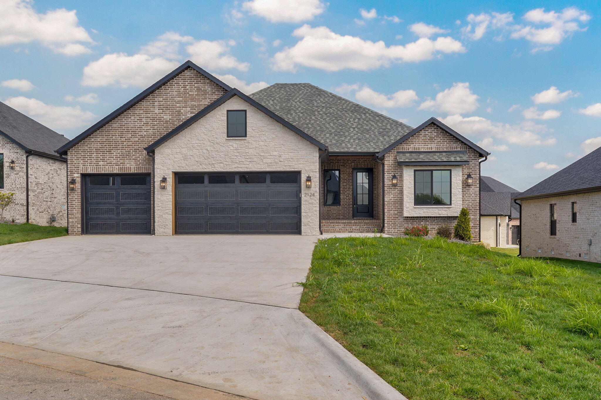 2124 N Sun Valley Drive — photo