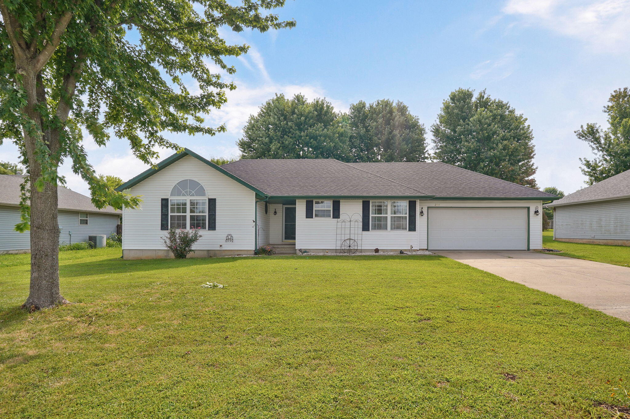 204 Arrowhead Road — photo