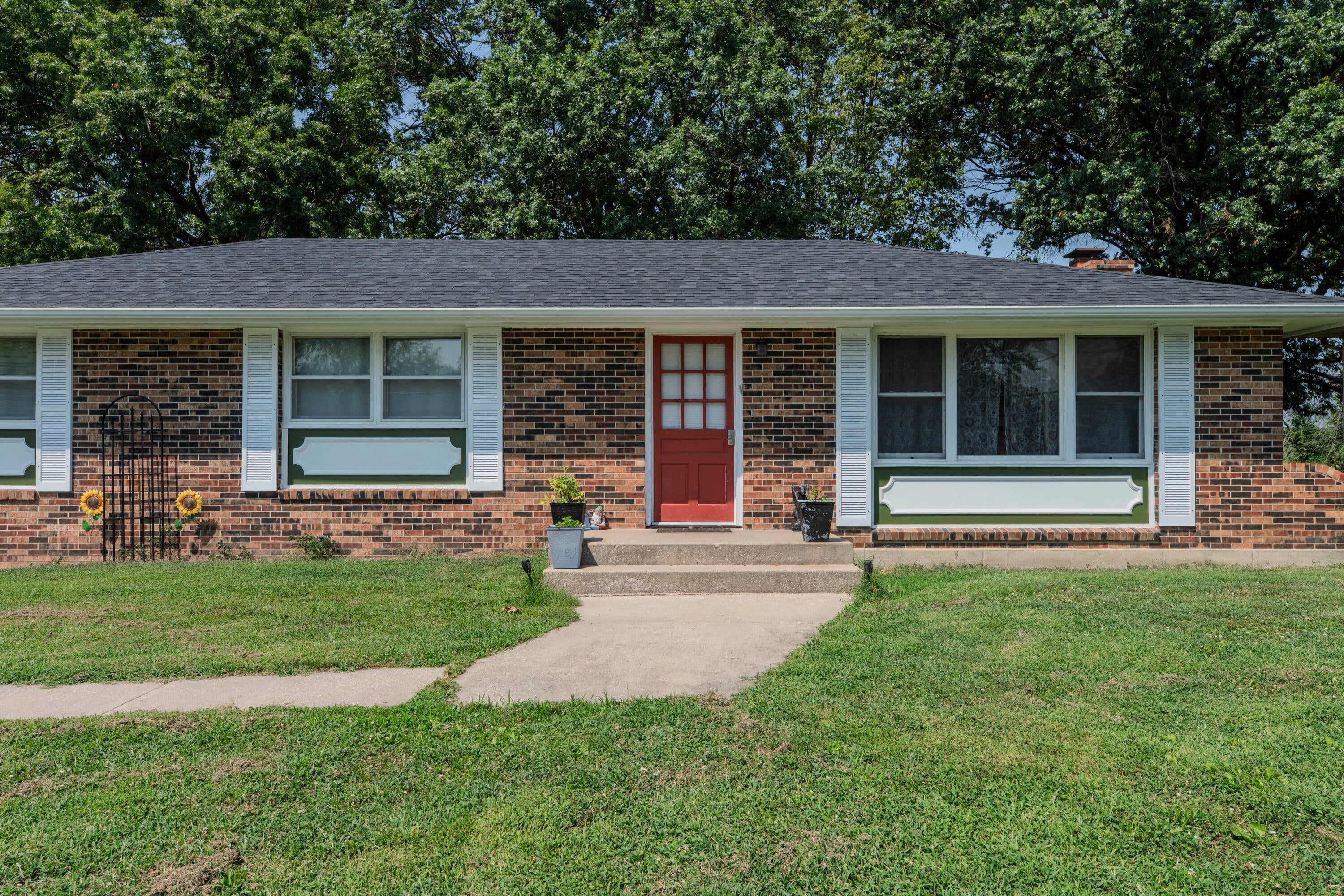 3311 Lake Trenton Drive — photo