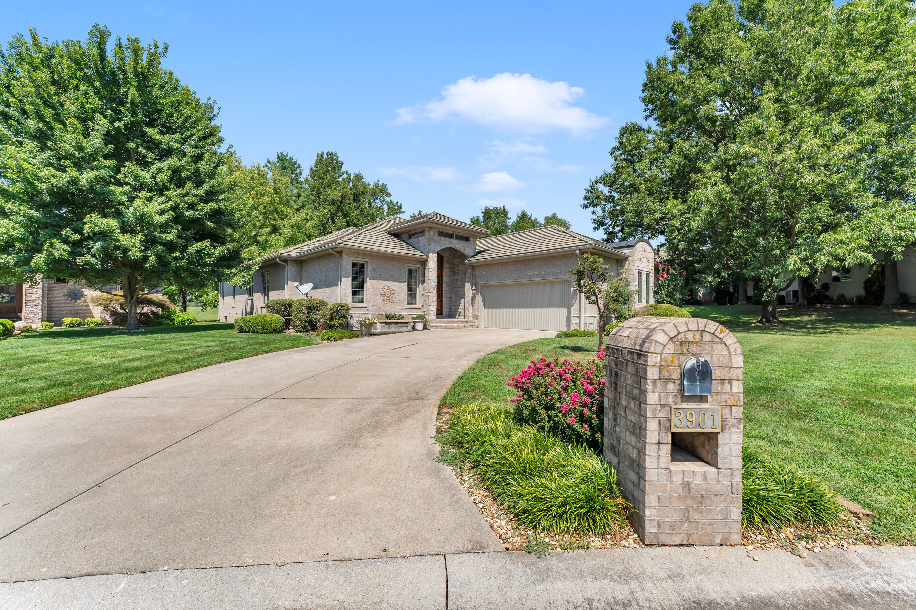 3901 E Villa Way — photo