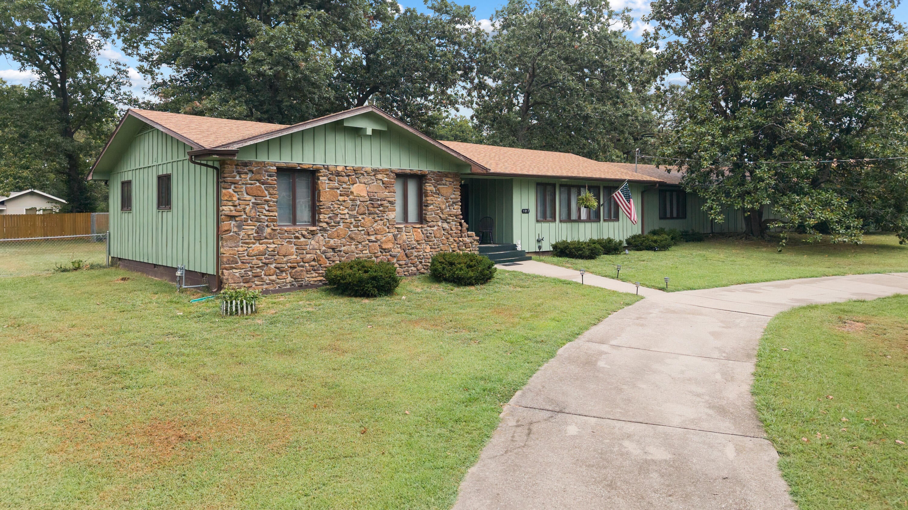 1017 Chinquapin Street — photo