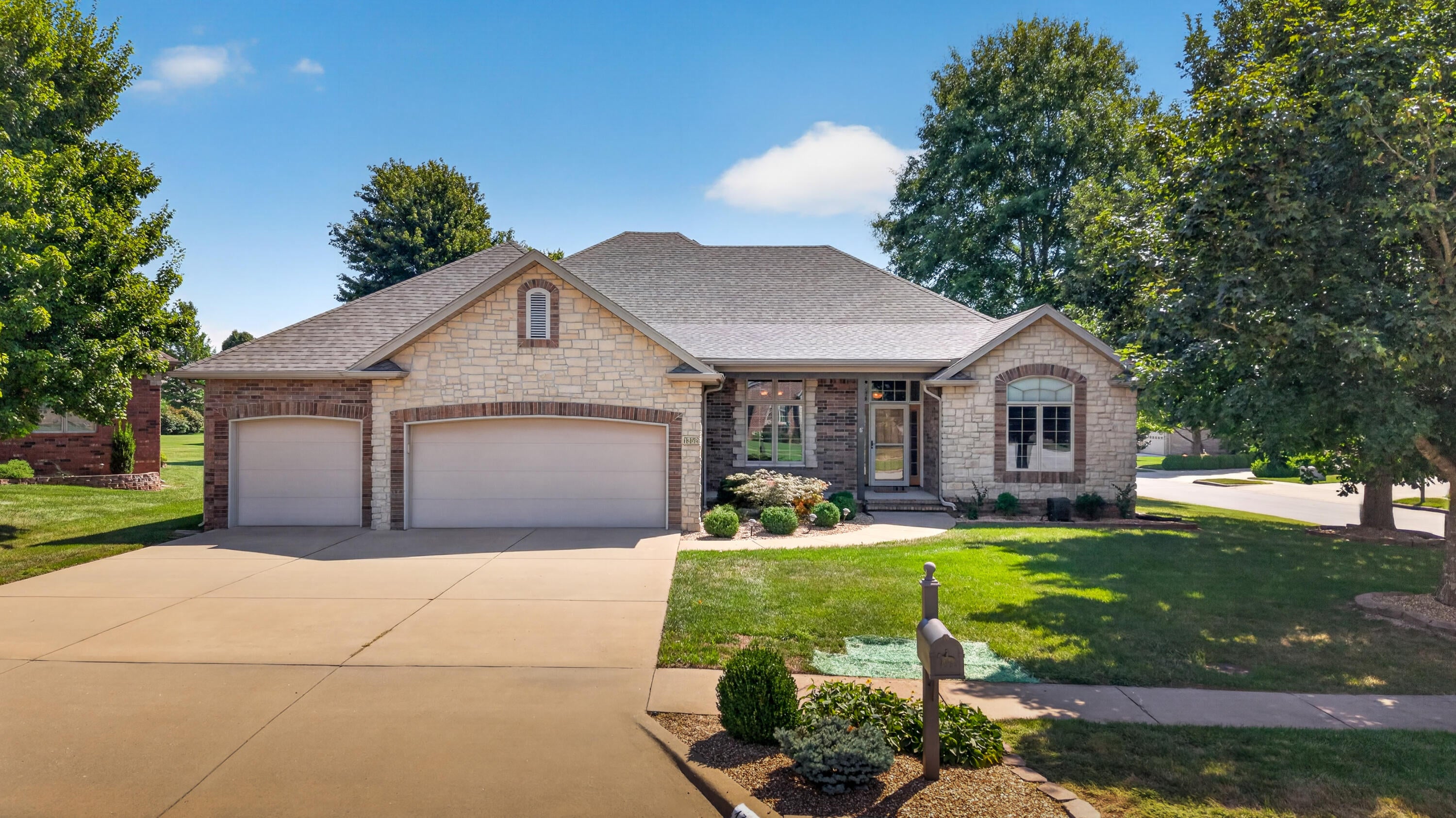 1352 N Lennox Court — photo