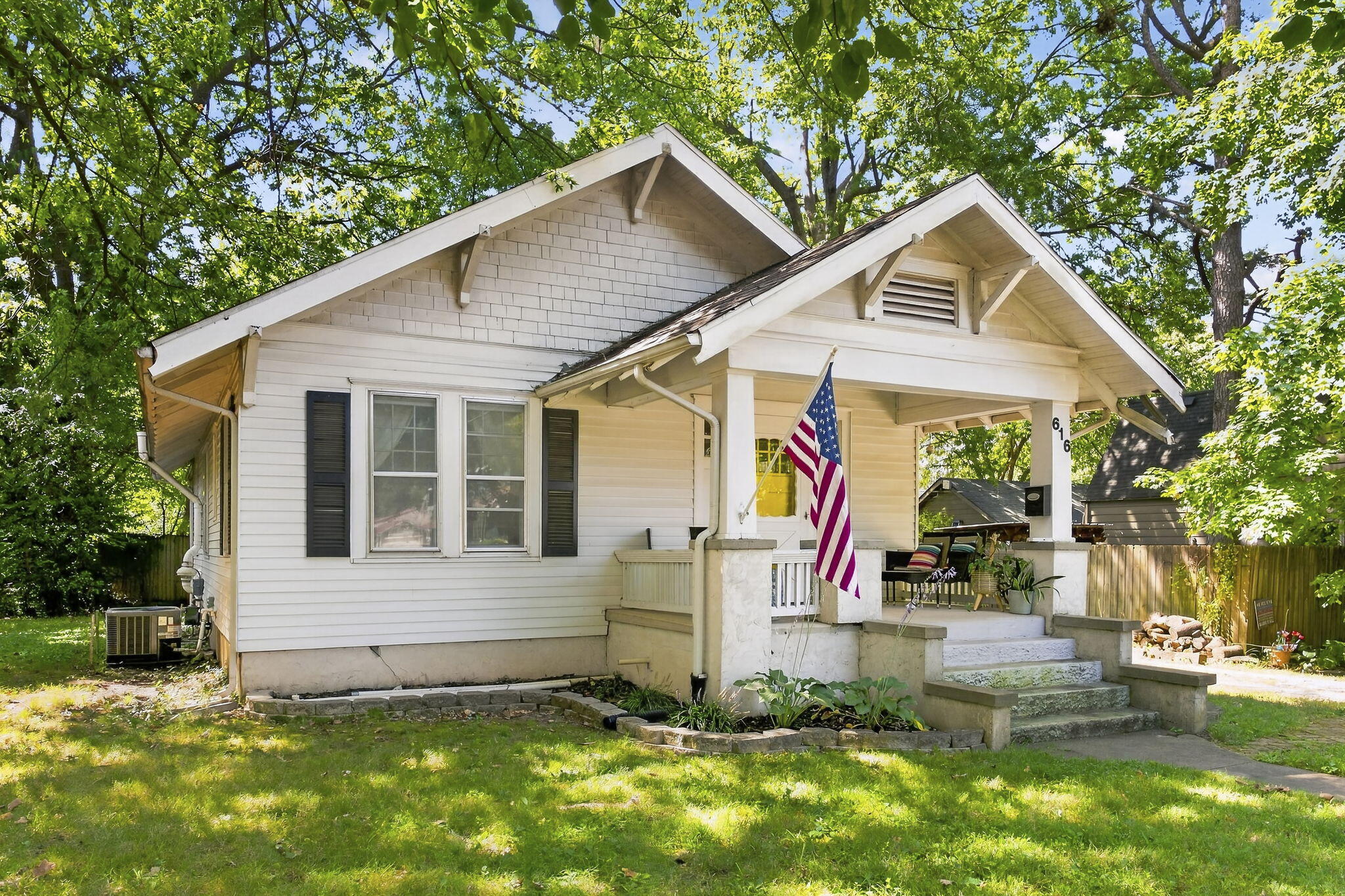 616 E Catalpa Street — photo