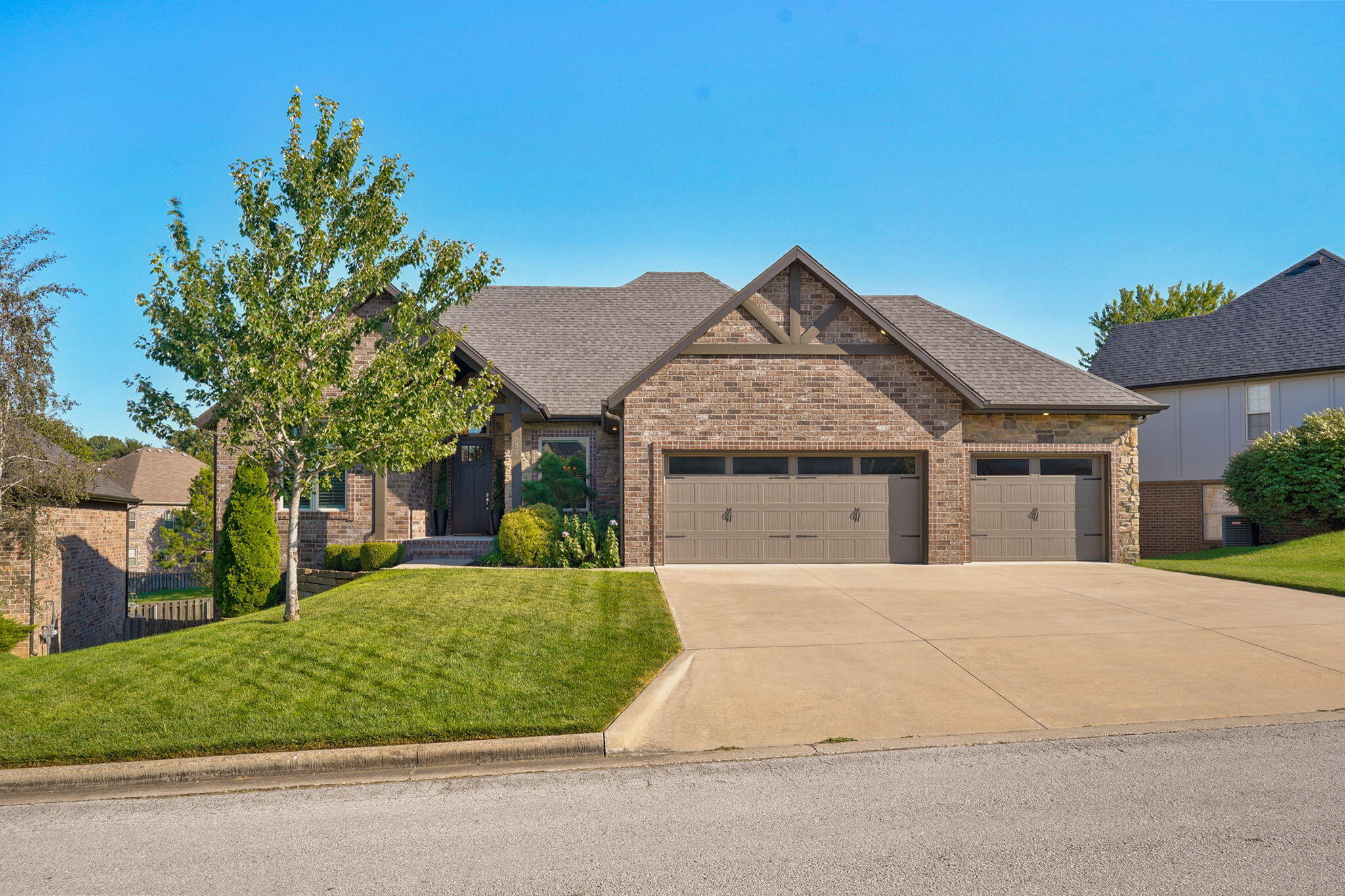 835 E Donegal Circle — photo