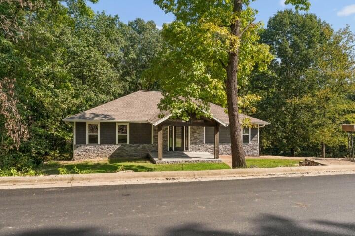 903 Oak Grove Lane — photo