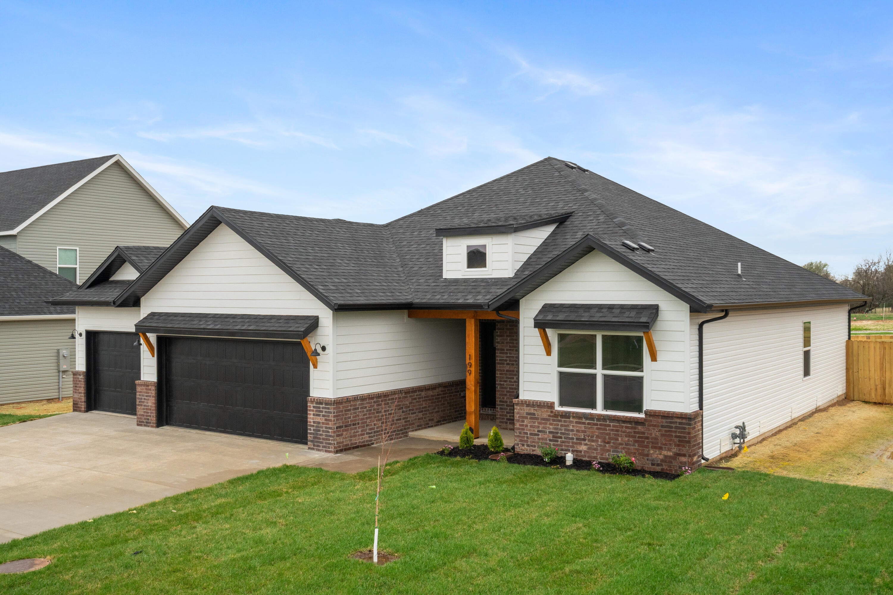 133 E Clayton Lane — photo