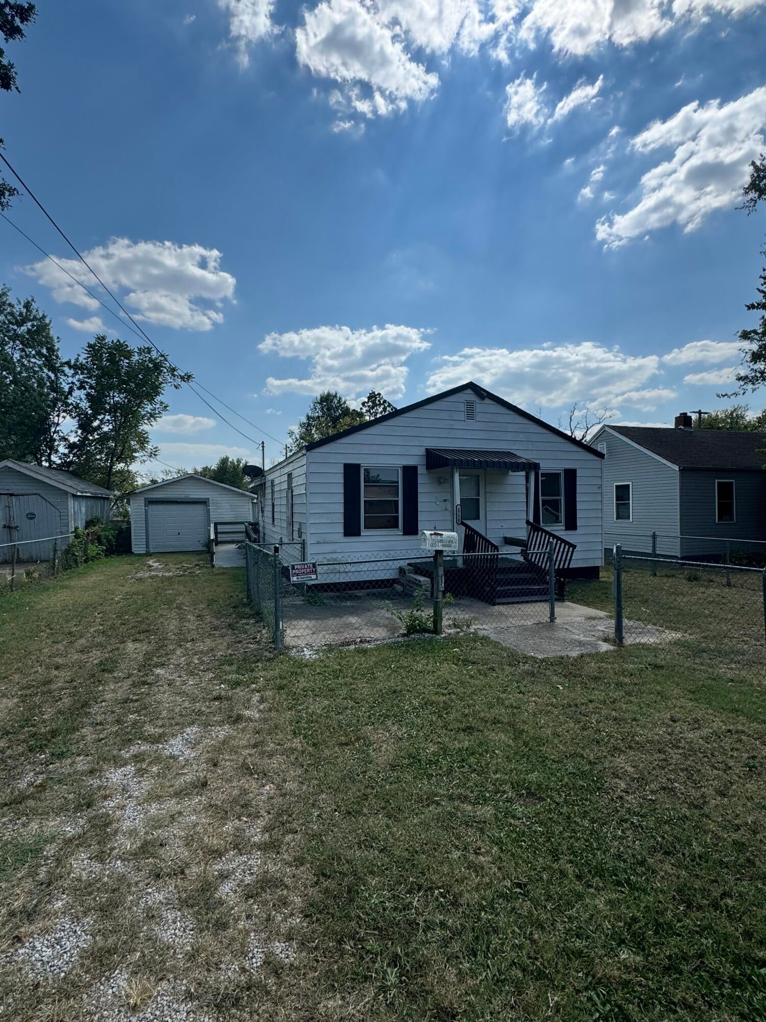 1716 W Hovey Street — photo
