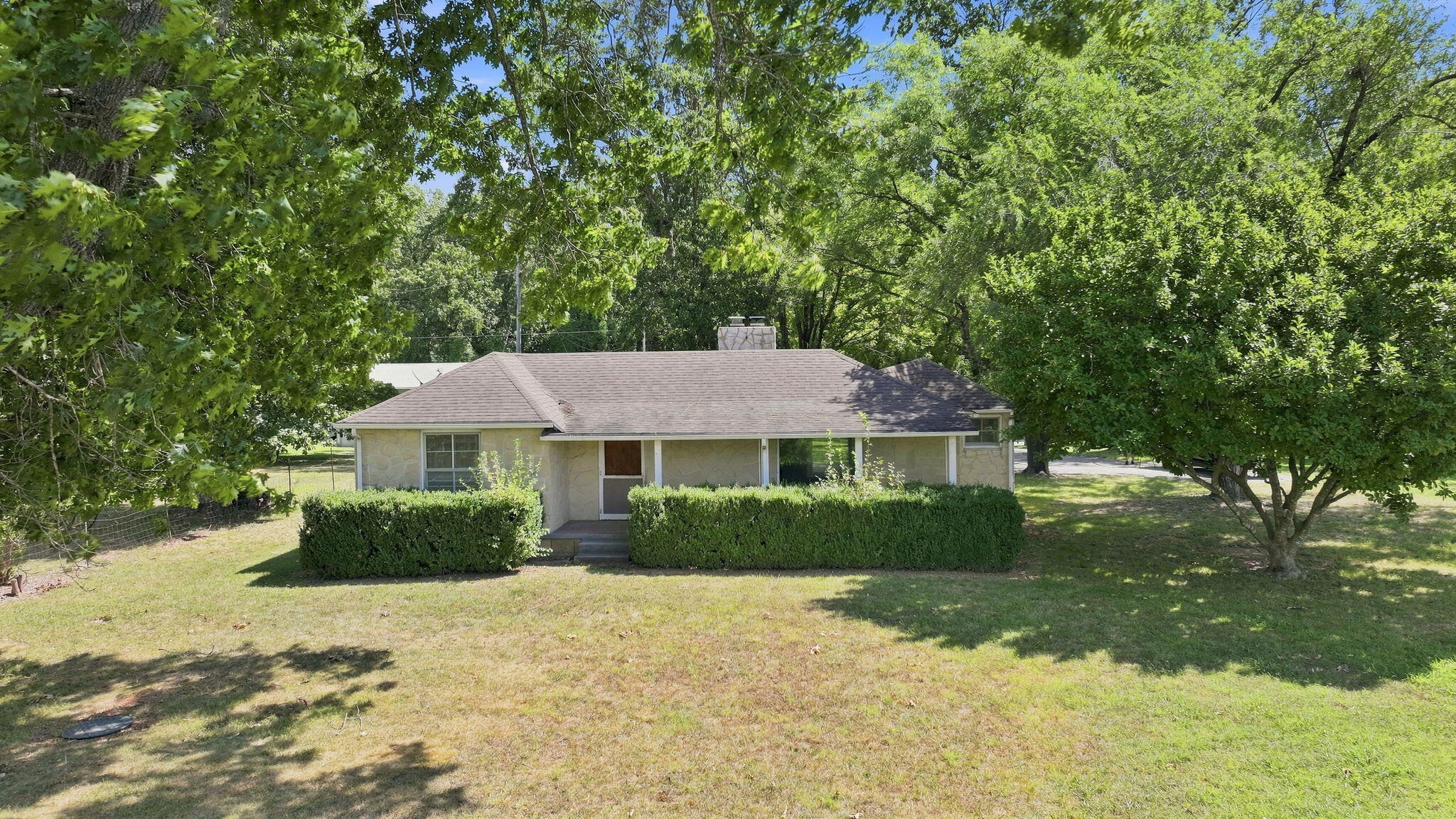 3001 N Weaver Road — photo