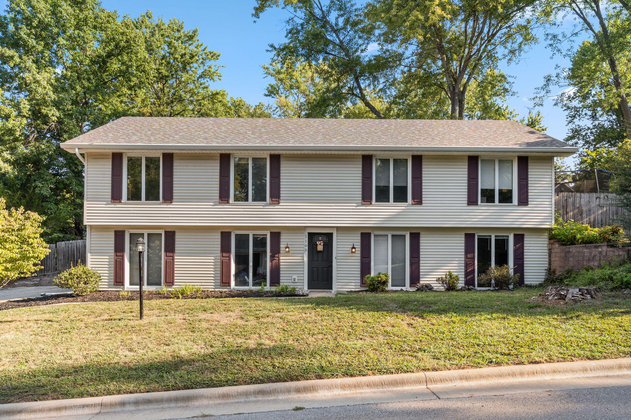 1105 E Summerhill Street — photo