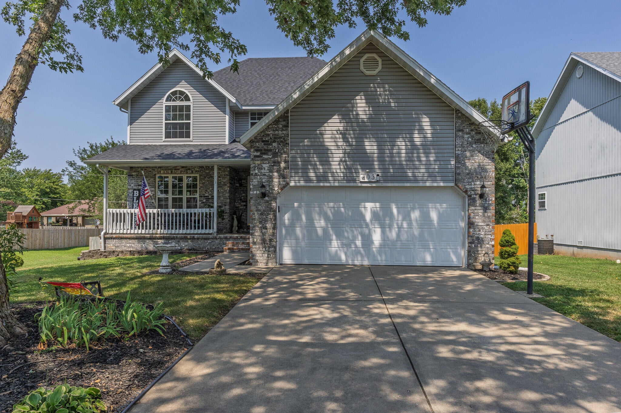 403 E Halsey Street — photo