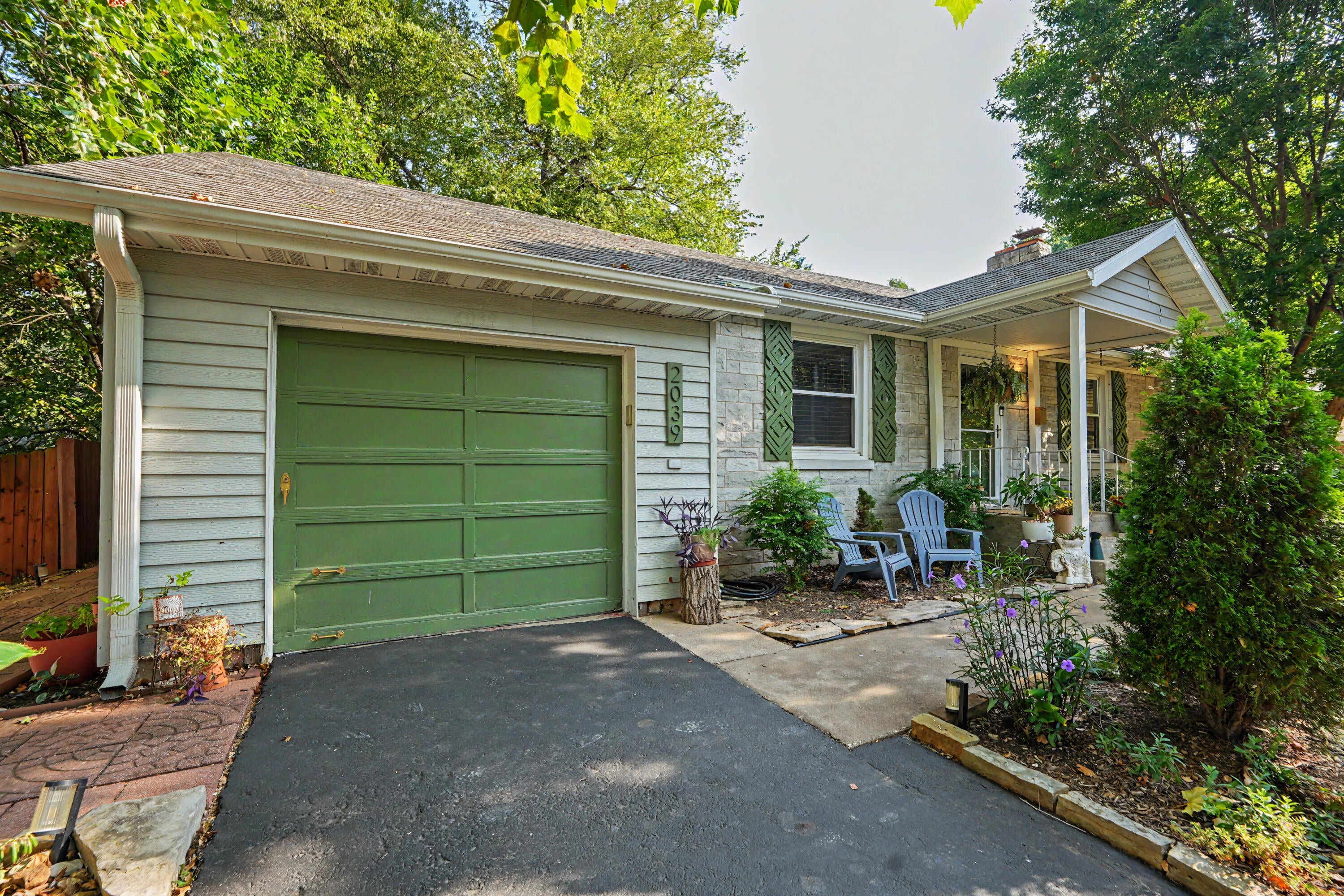 2039 E Wayland Street — photo