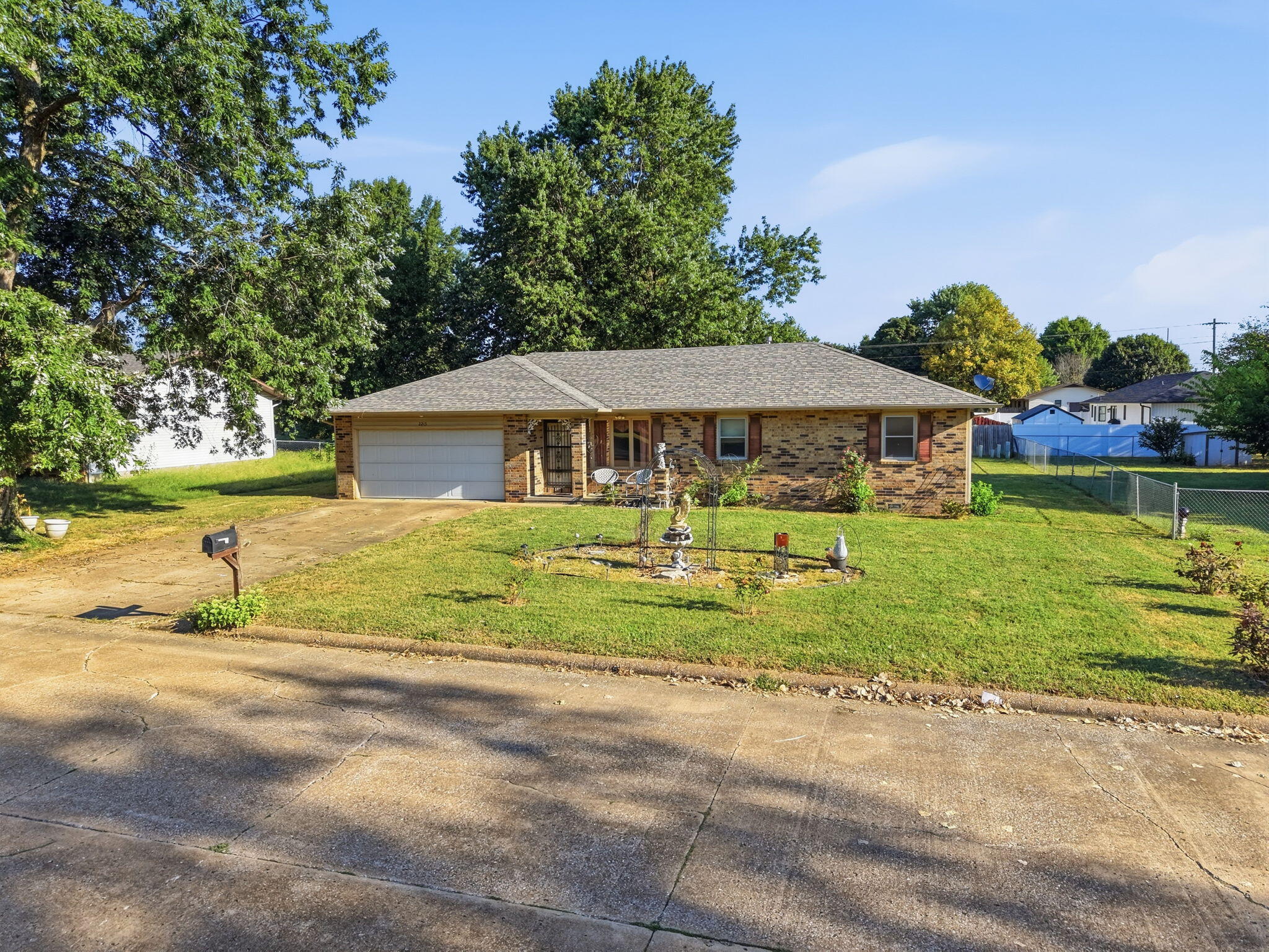 2215 W Colgate Street — photo