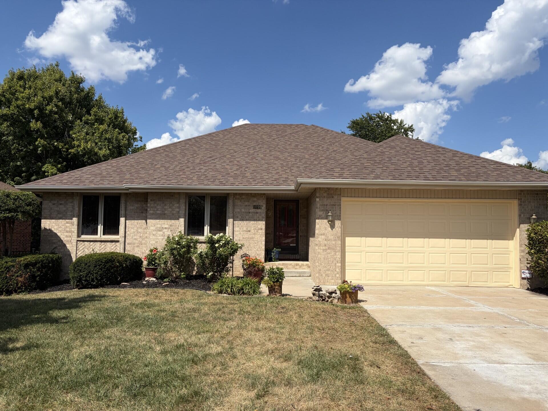 1099 E Nottingham Lane — photo