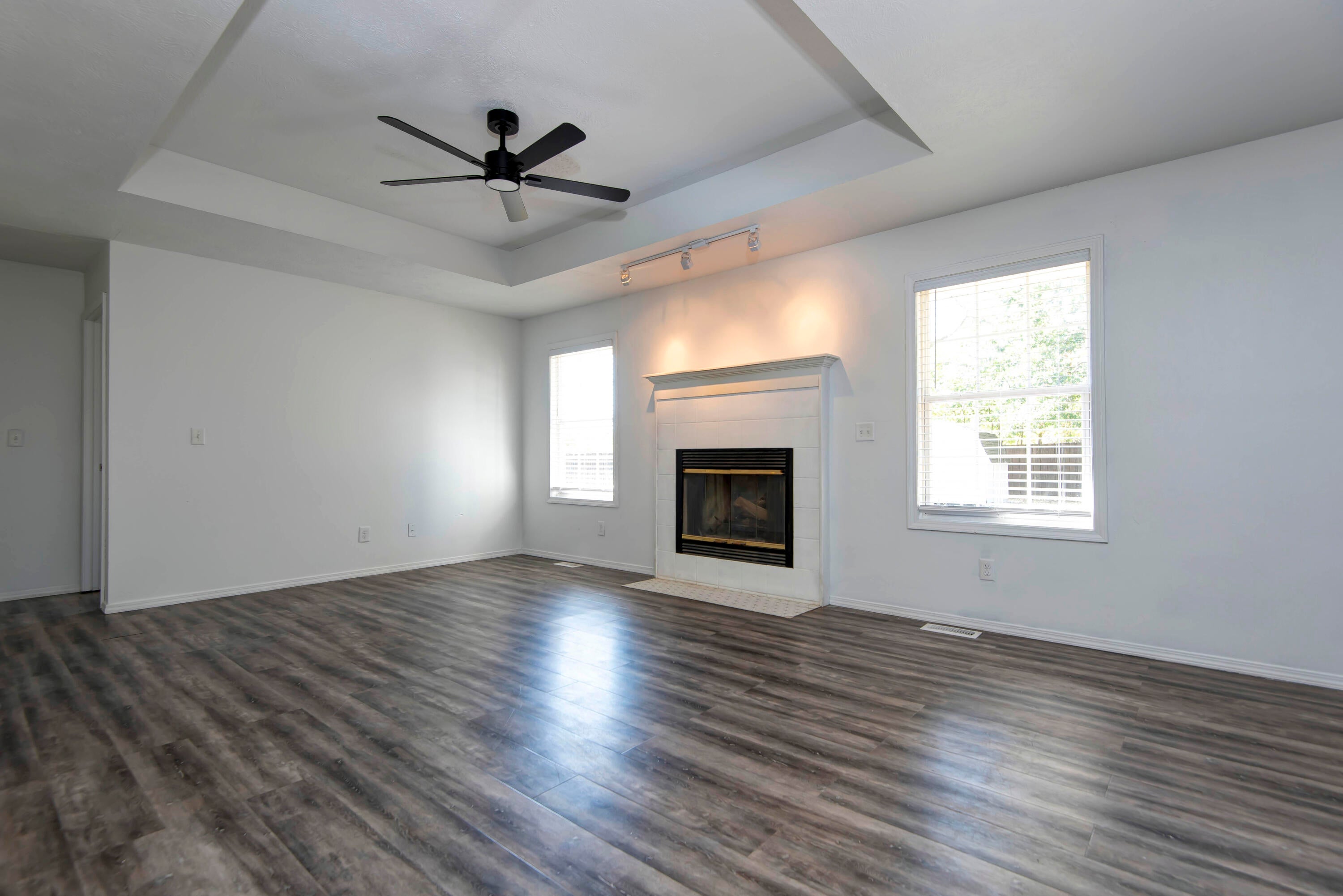 210 E Robin Road, Clever, MO 65631 — photo 3