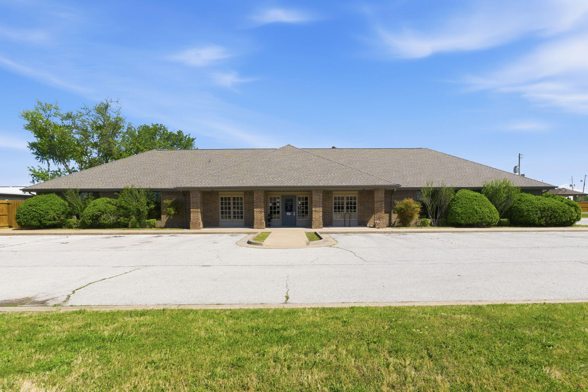 Home in Rogers, AR 72758 — photo 2