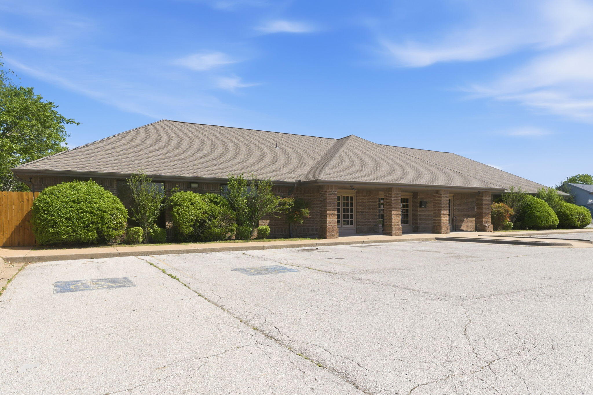 Home in Rogers, AR 72758 — photo 3