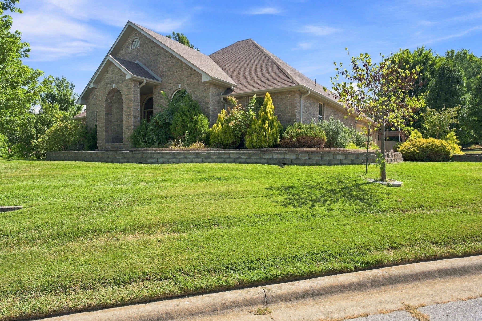 615 Canary Way — photo
