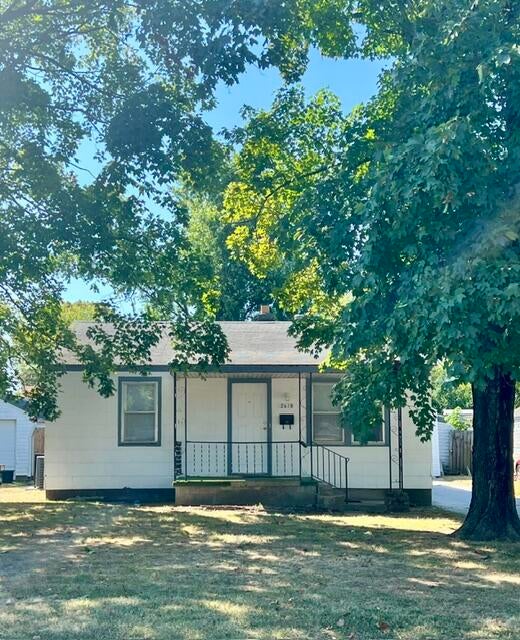 2618 W Lincoln Street — photo