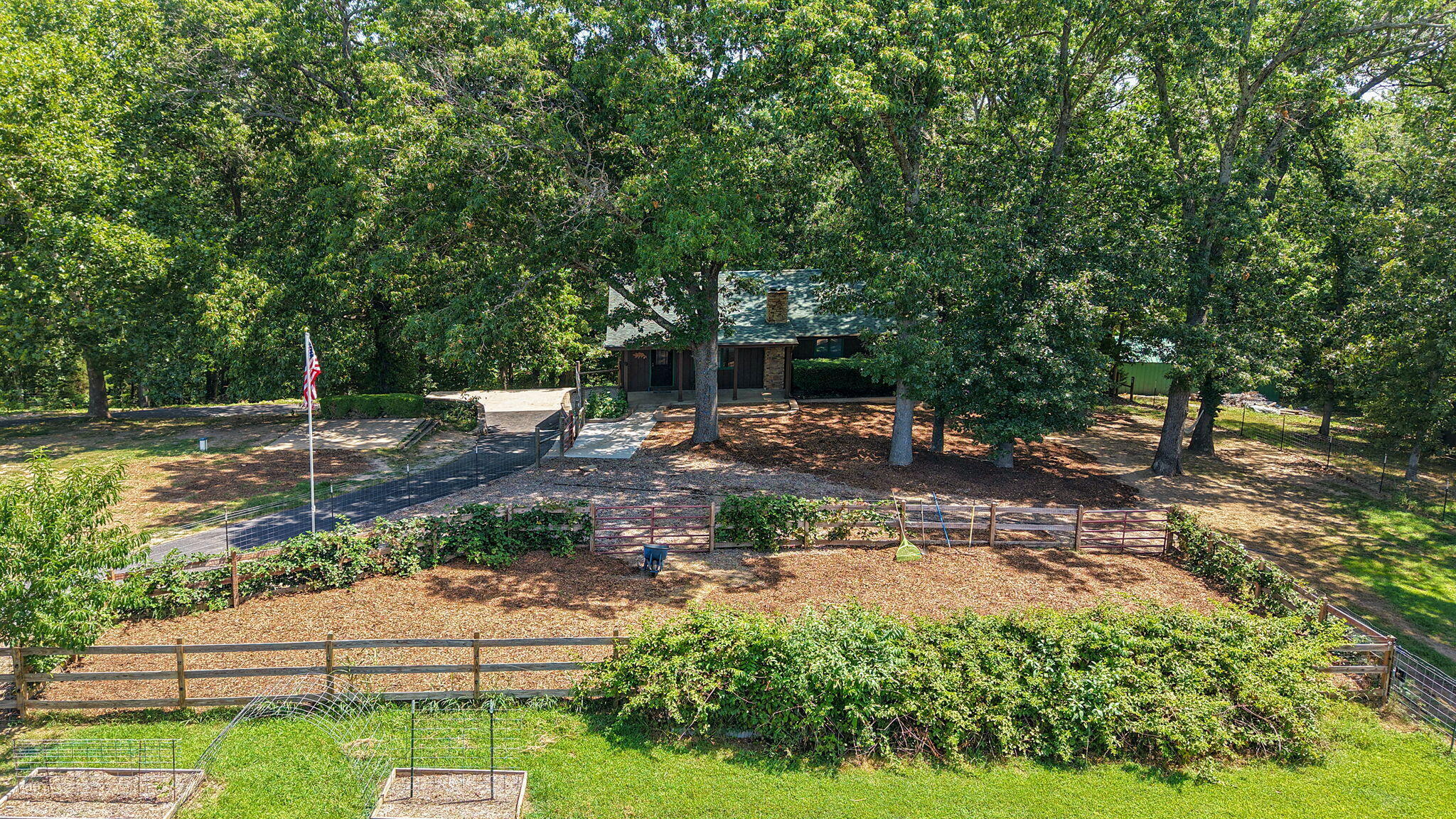 1627 W Riverbluff Lane — photo