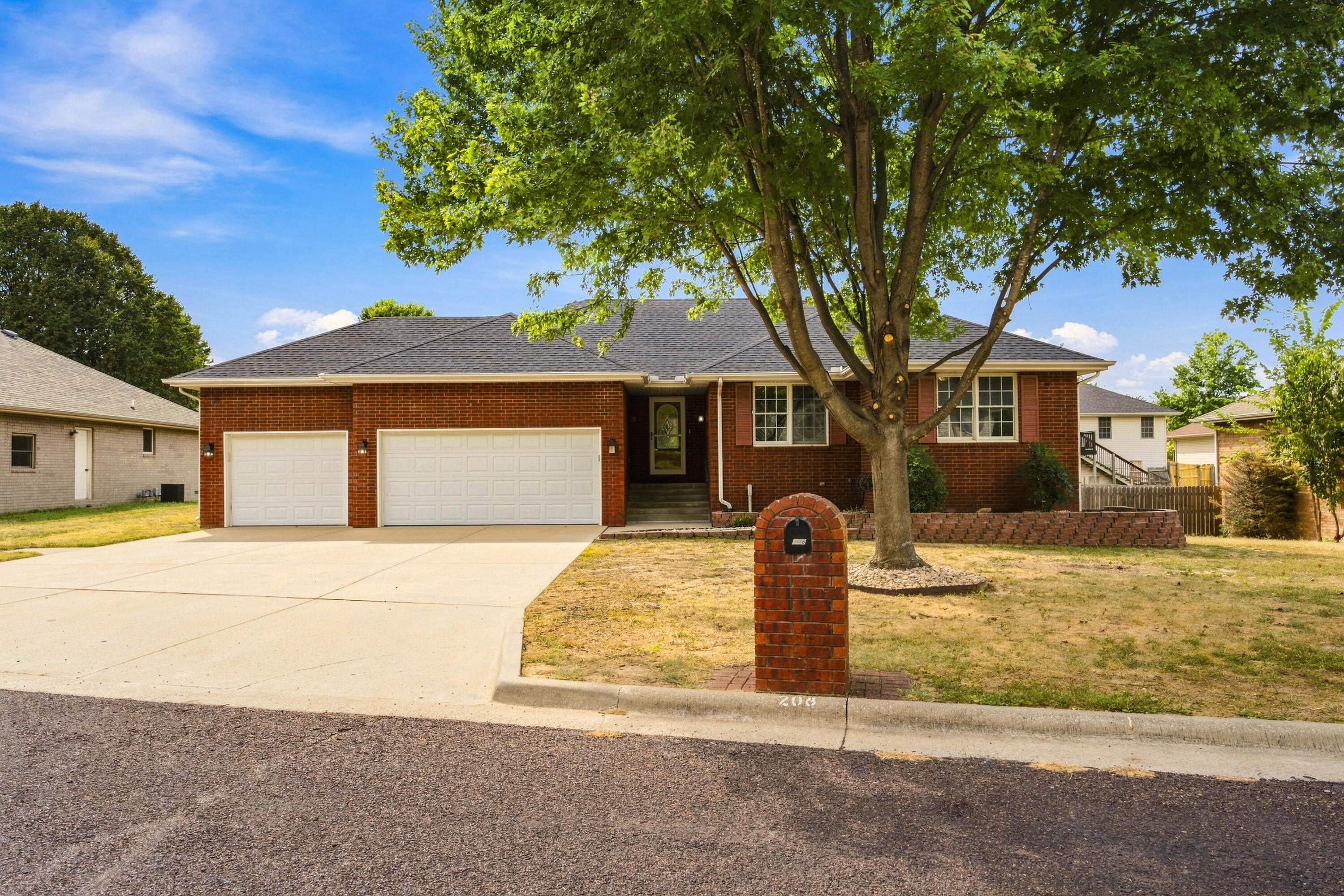 208 Miller Way — photo