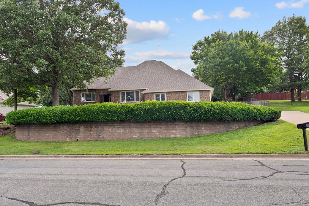 4410 Belmont Drive — photo