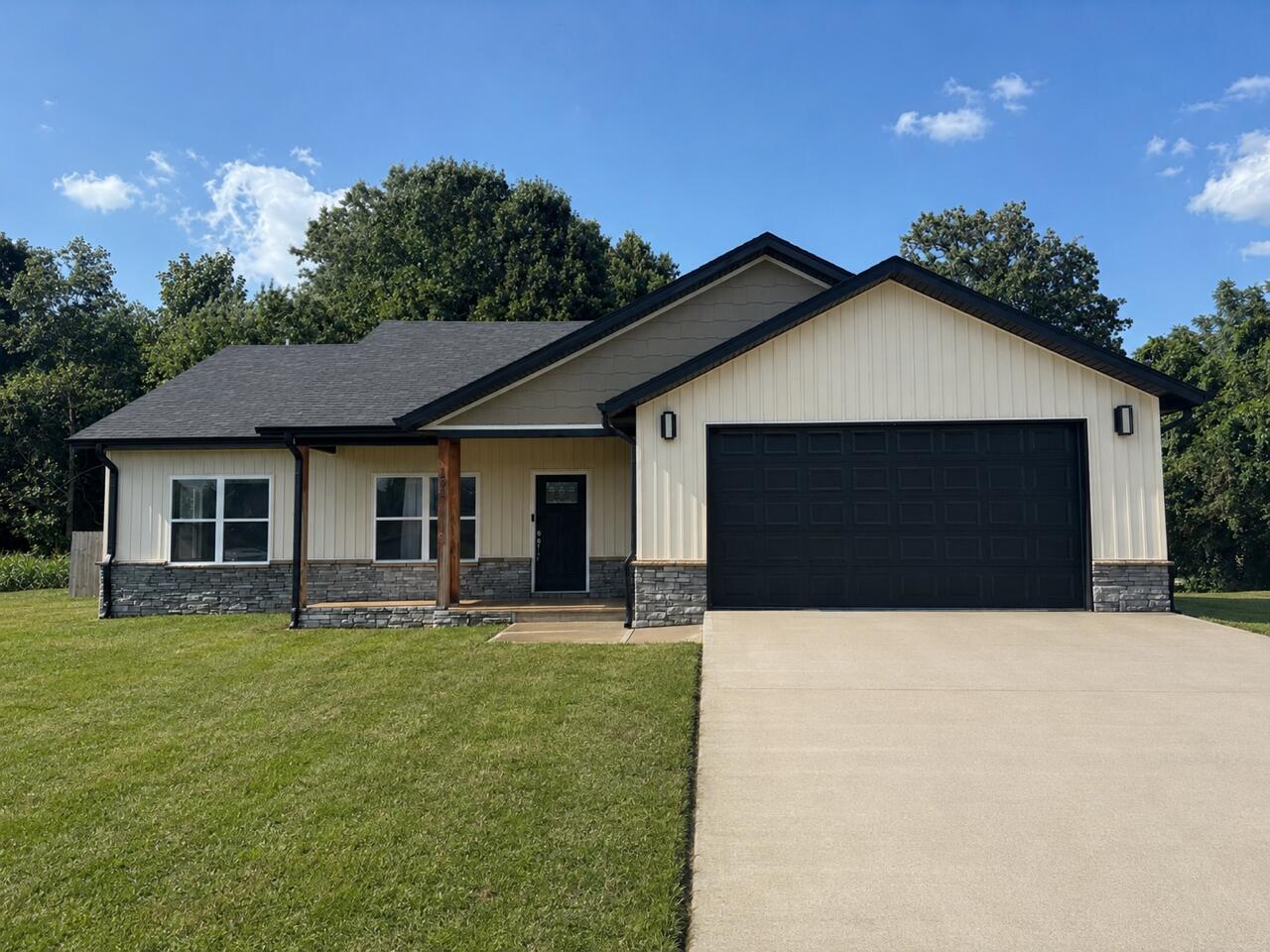 104 Haylee Circle — photo