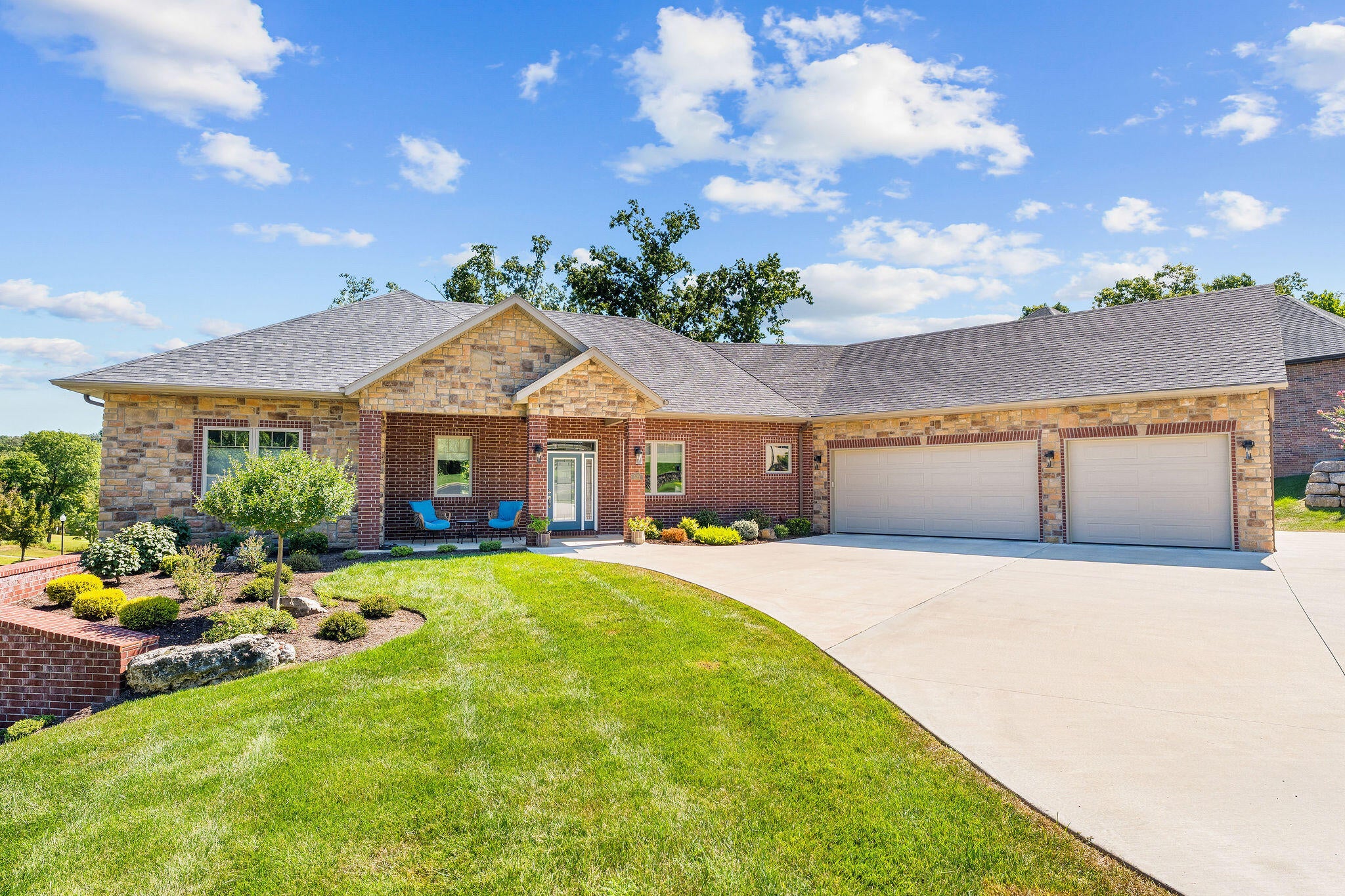 105 Pinehurst Court — photo