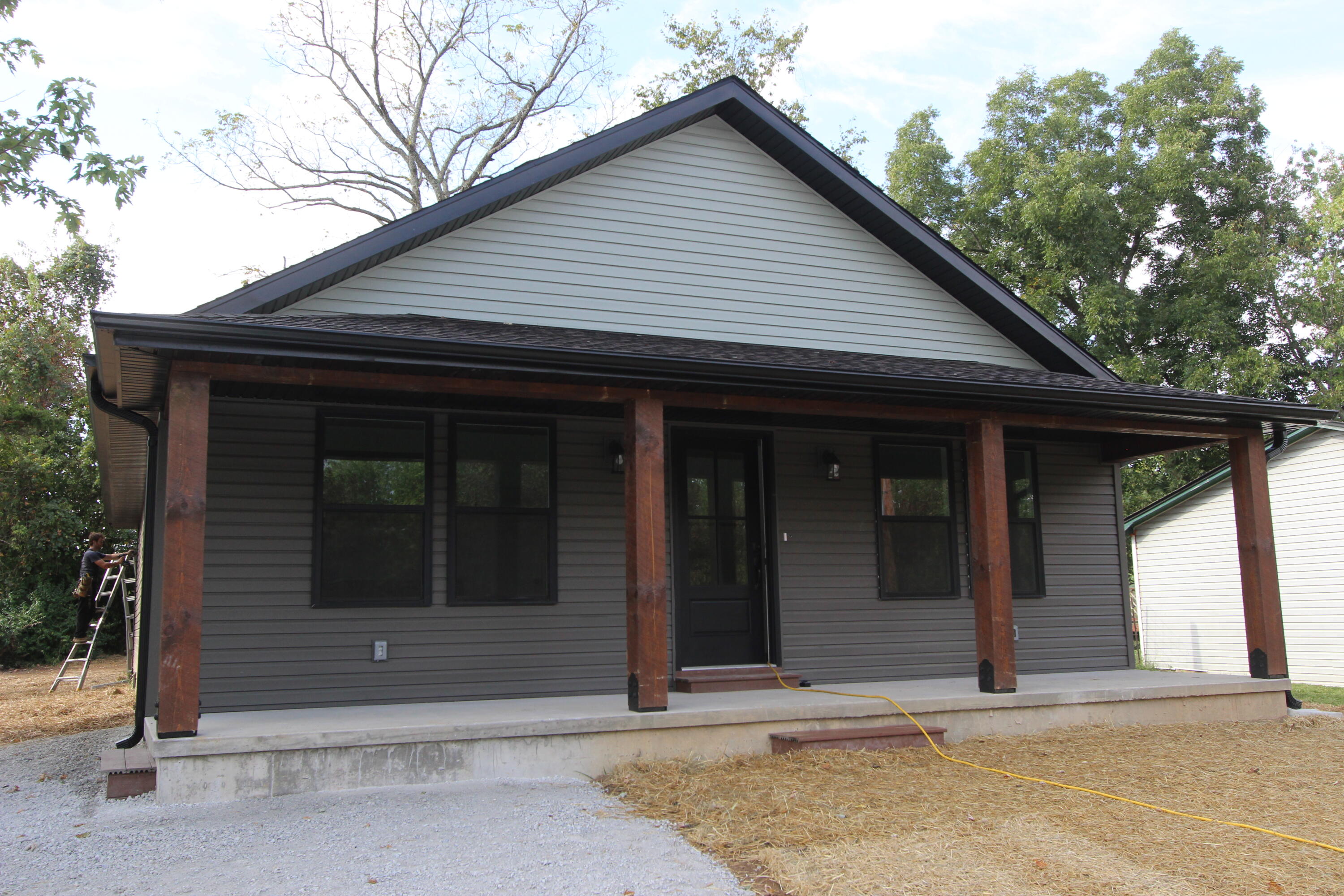 512 E Sunshine Drive — photo