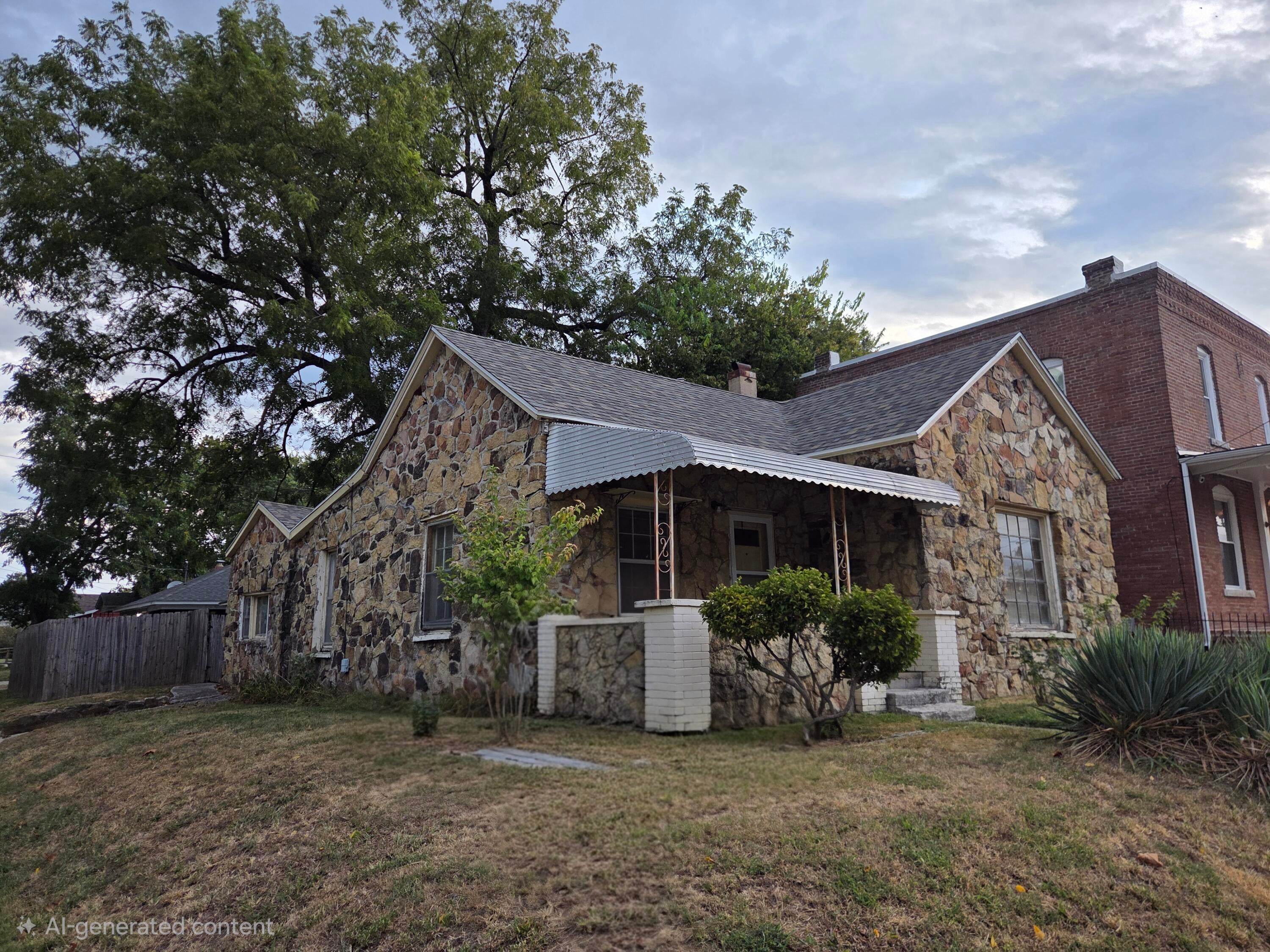 537 W Calhoun Street — photo