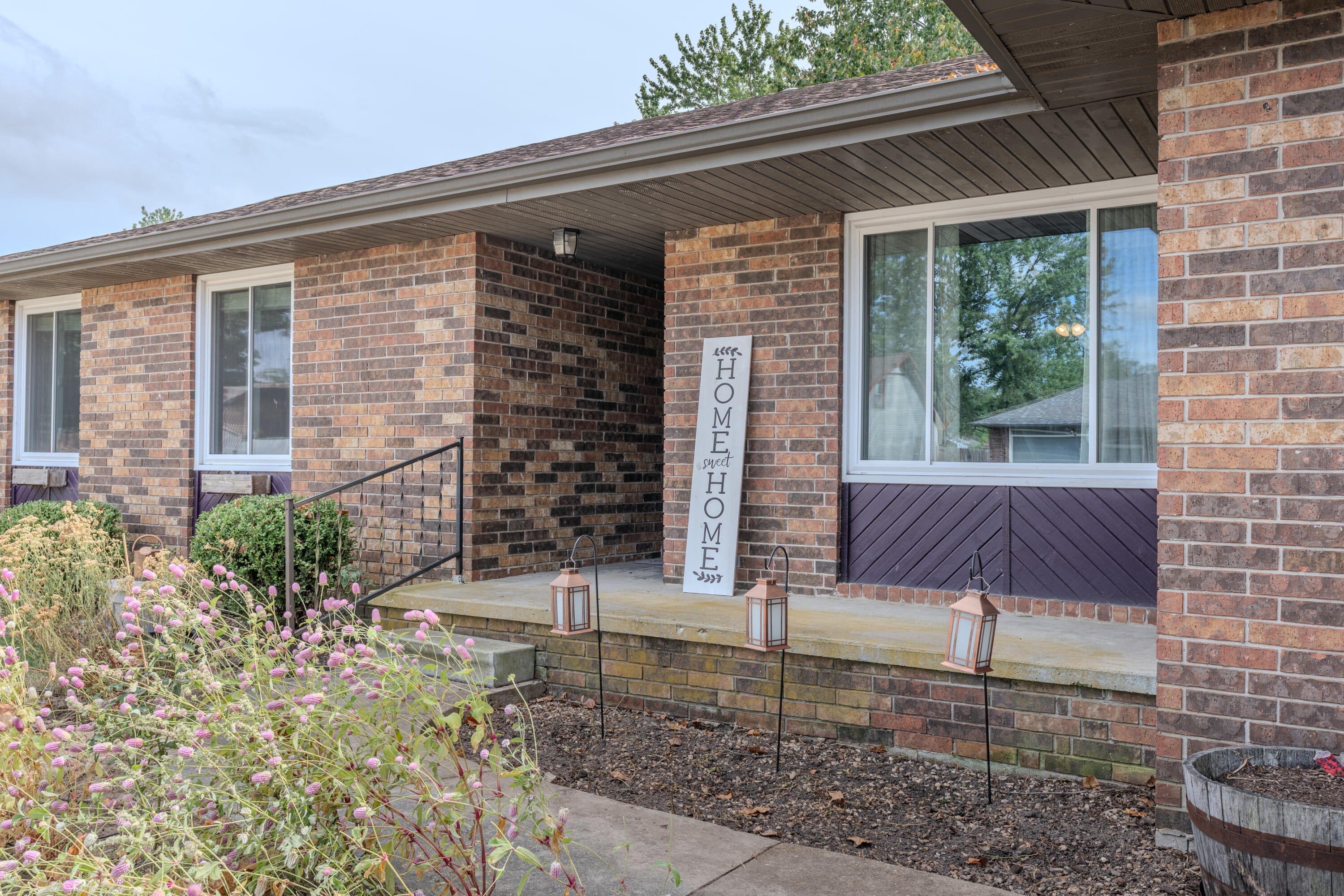 2758 W Swan Street — photo