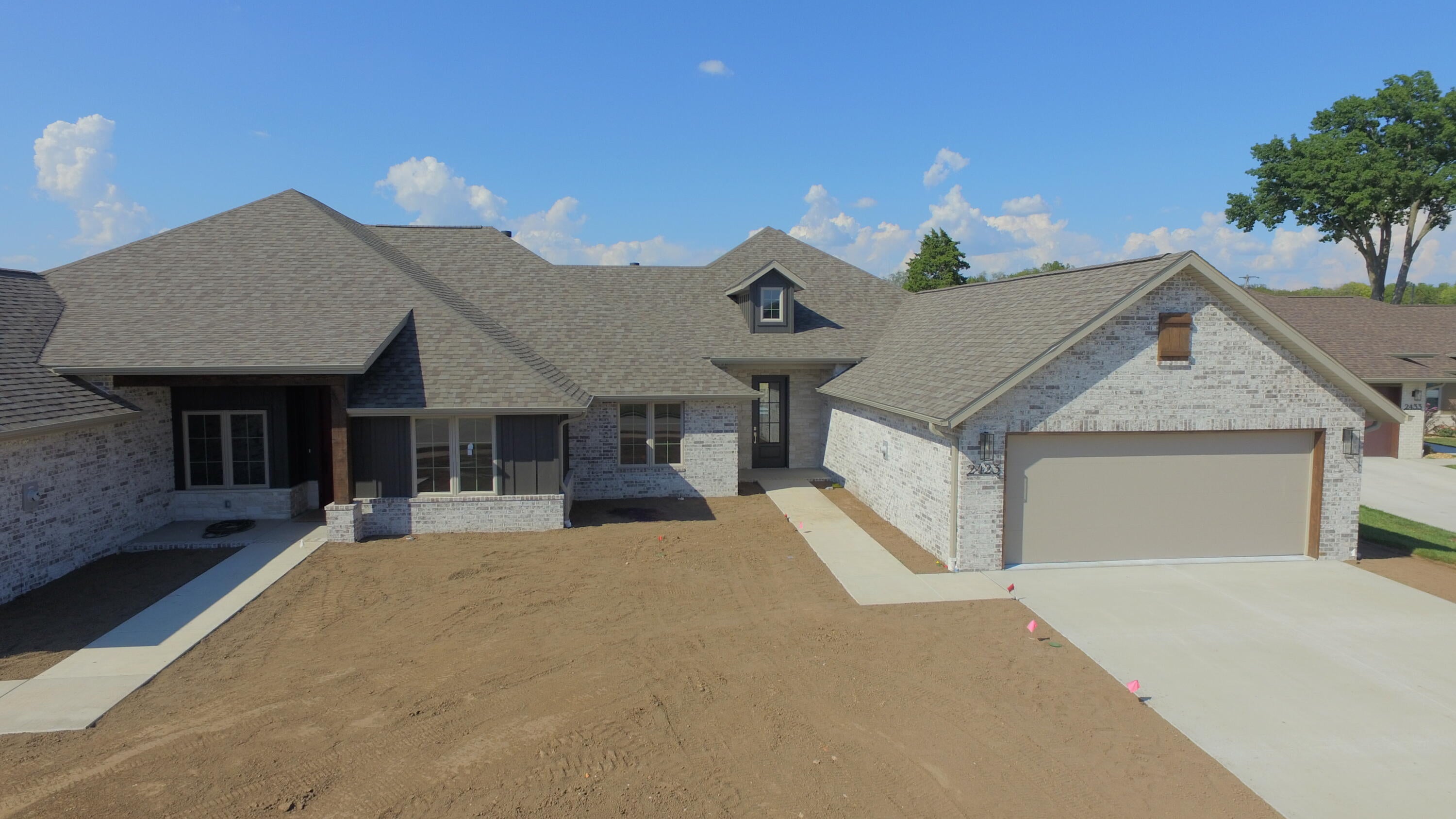 2423 E Swallow Street, Springfield, MO 65804 — photo 2