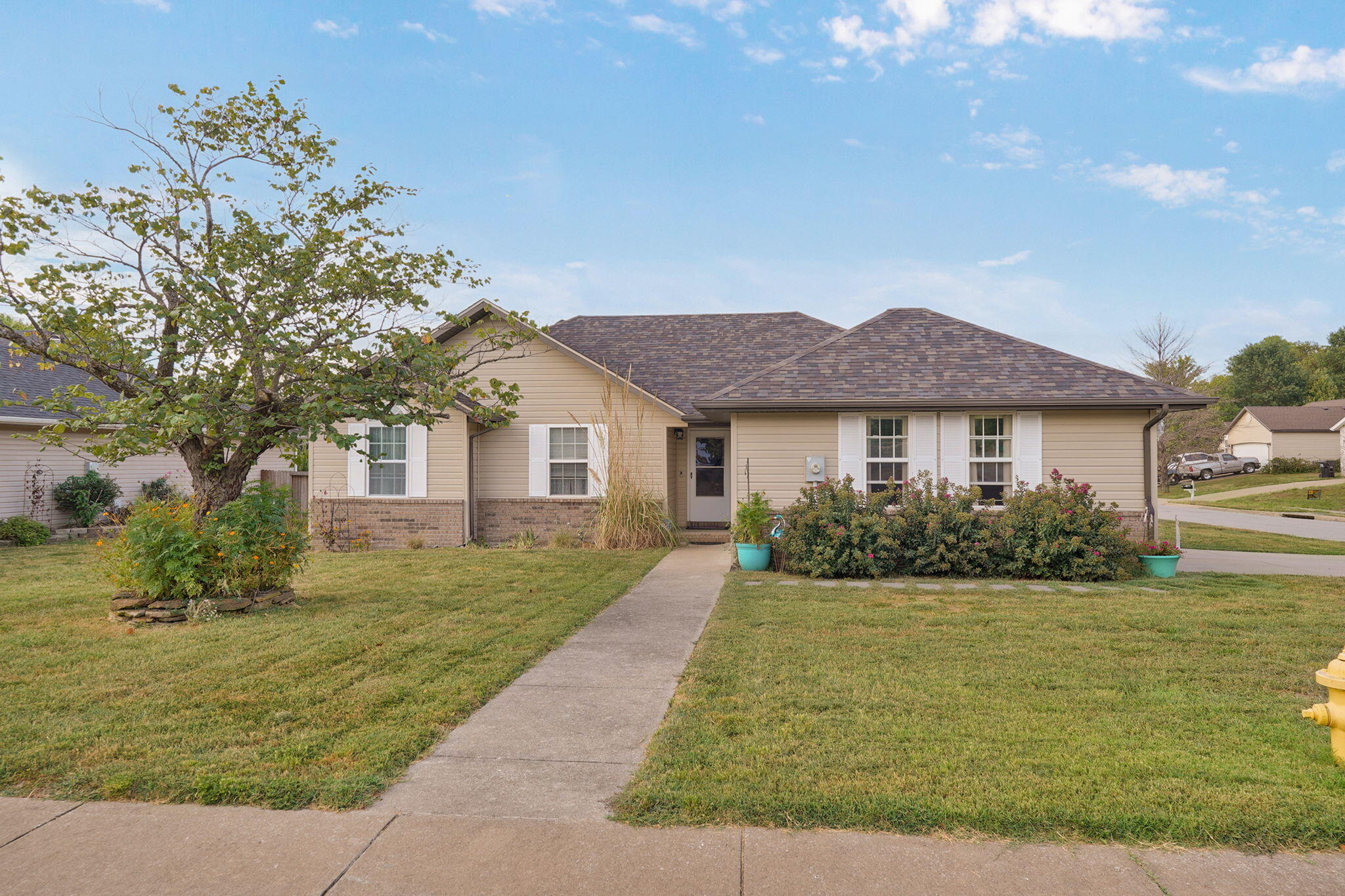 4037 W Linwood Street — photo