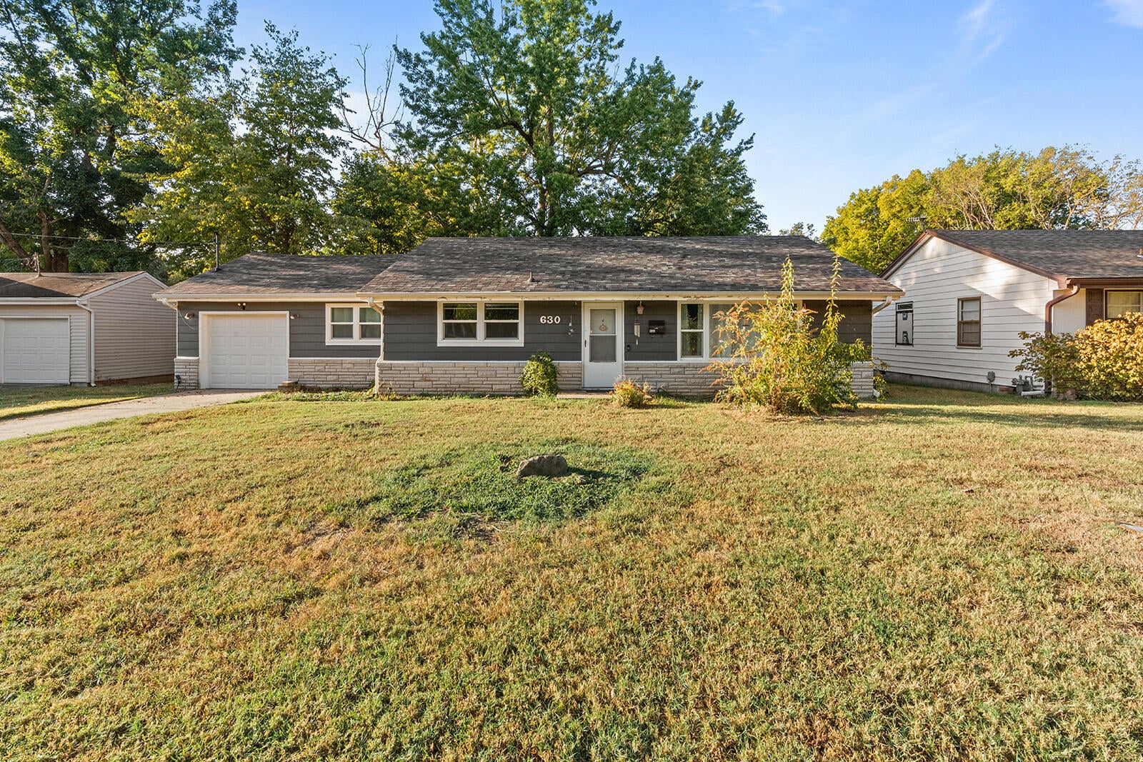 630 W Broadmoor Street — photo