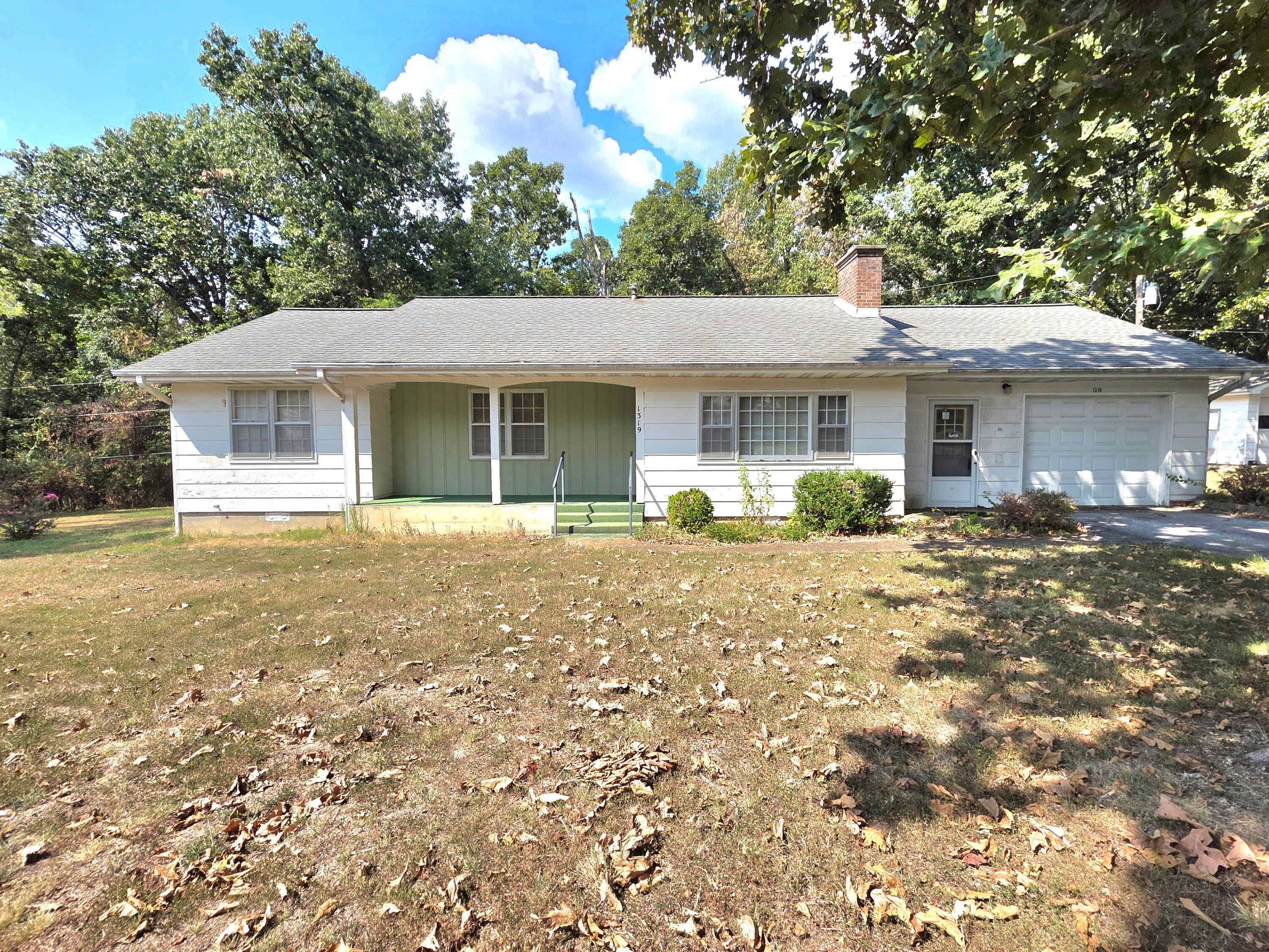 1319 Briar Wood Drive — photo