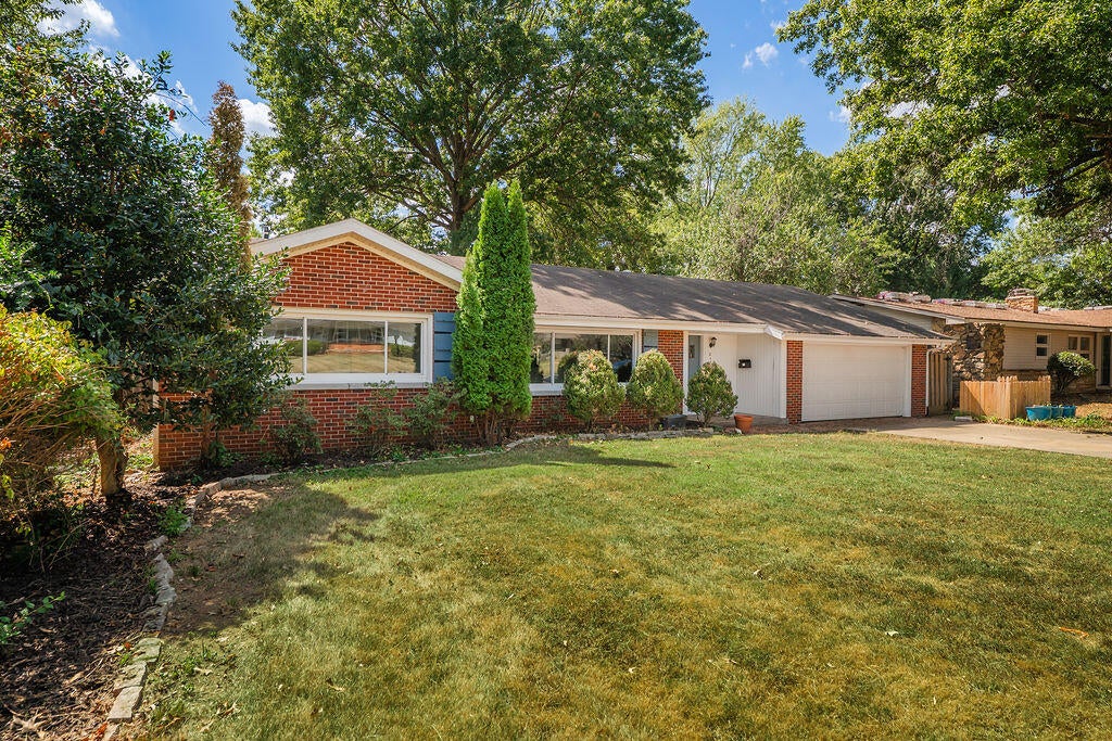2134 E Crestview Street, Springfield, MO 65804 — photo 3