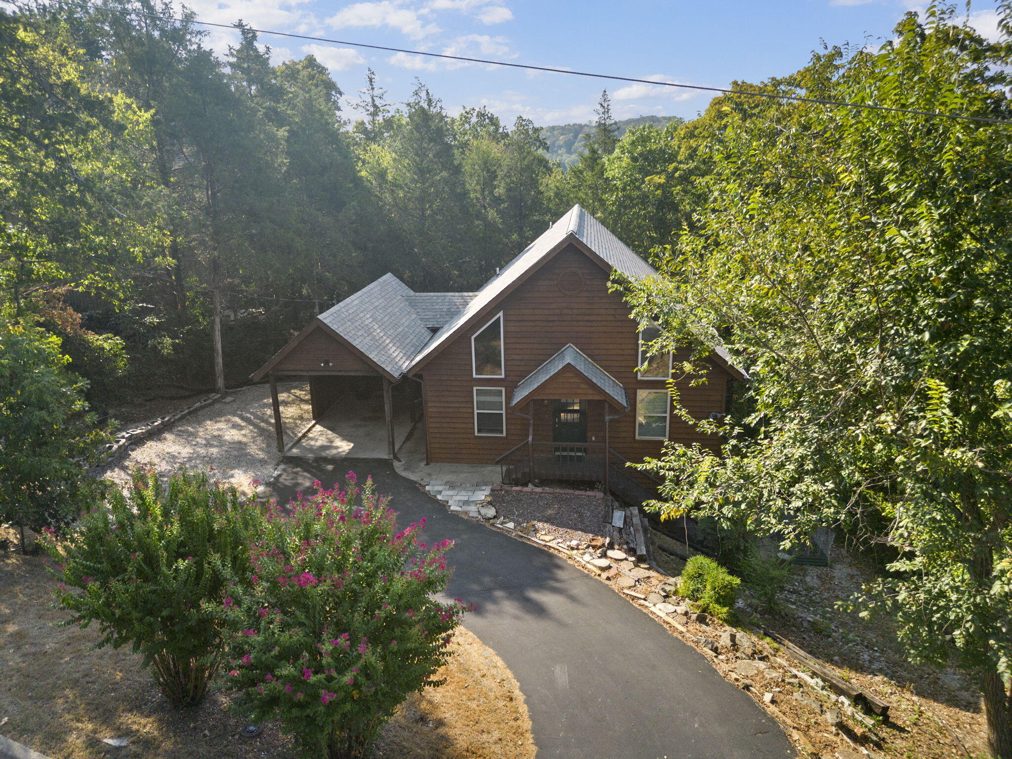 660 Ellison Street — photo