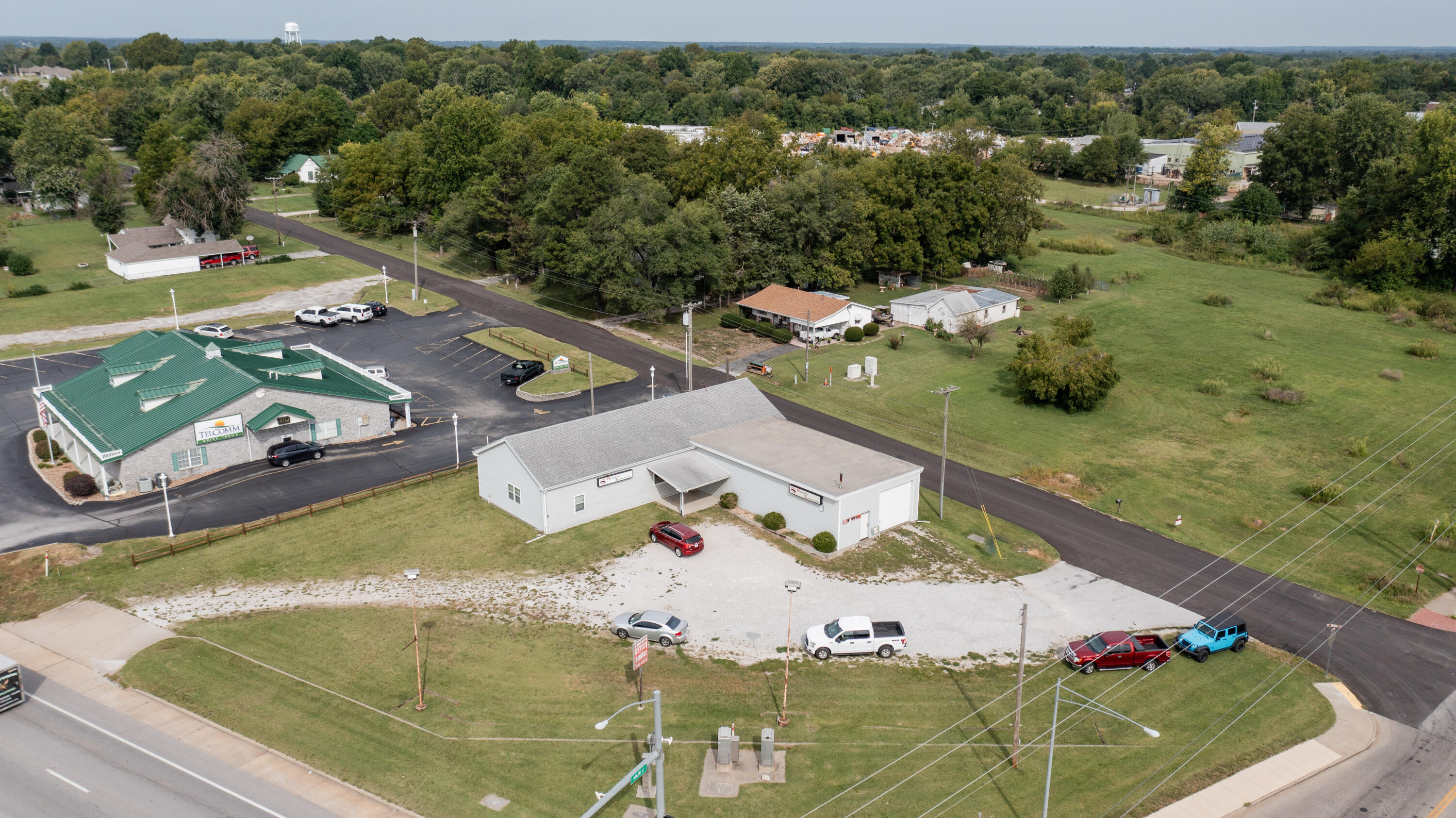 121 US Highway 60 — photo