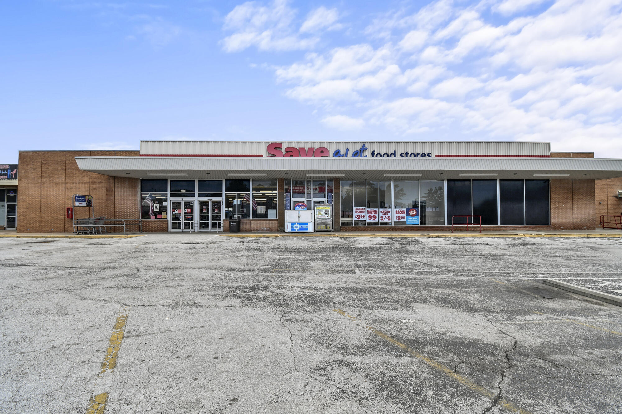 1117 E Commercial Street — photo