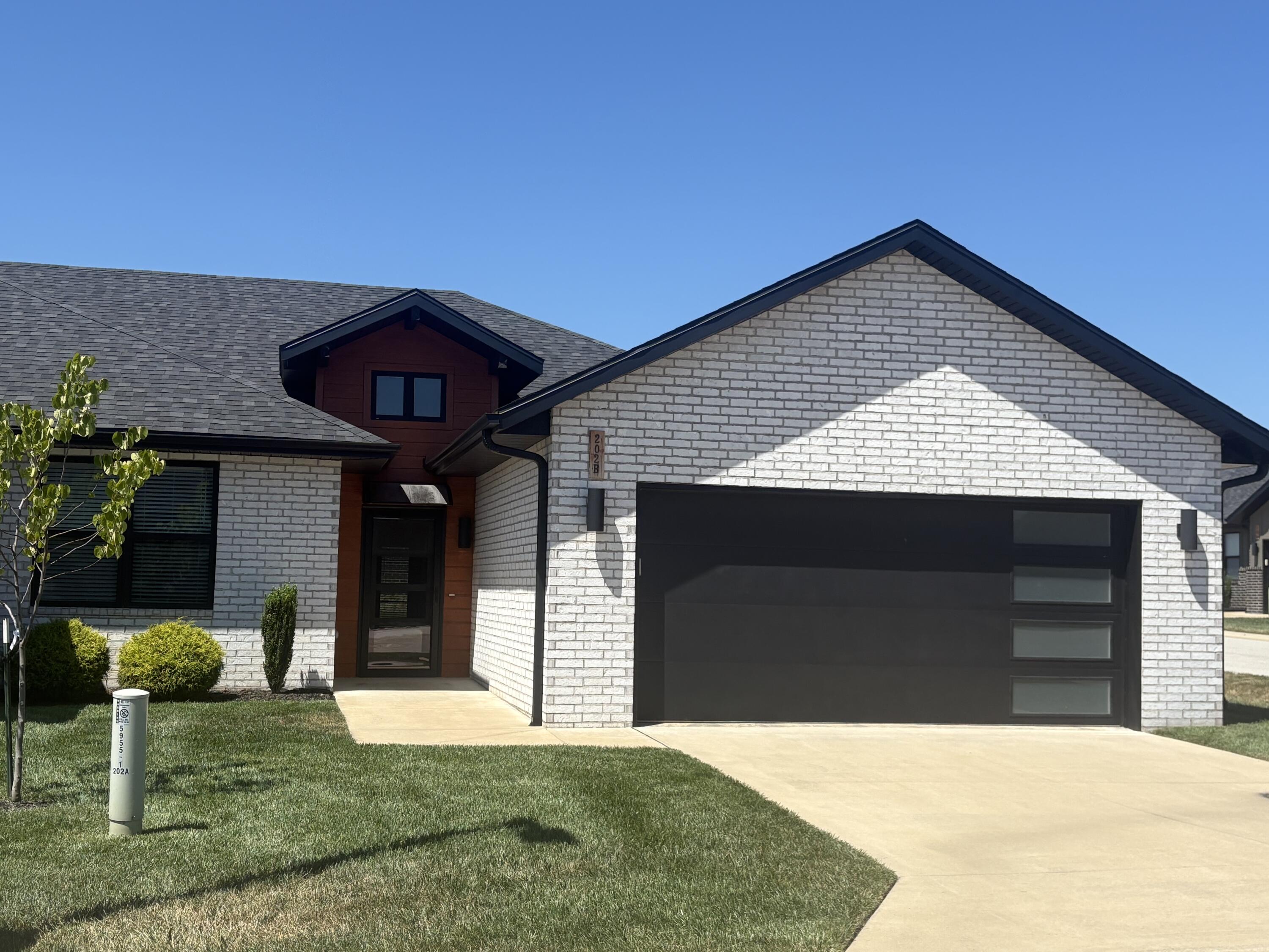 5955 S Farm Road 163 202B — photo