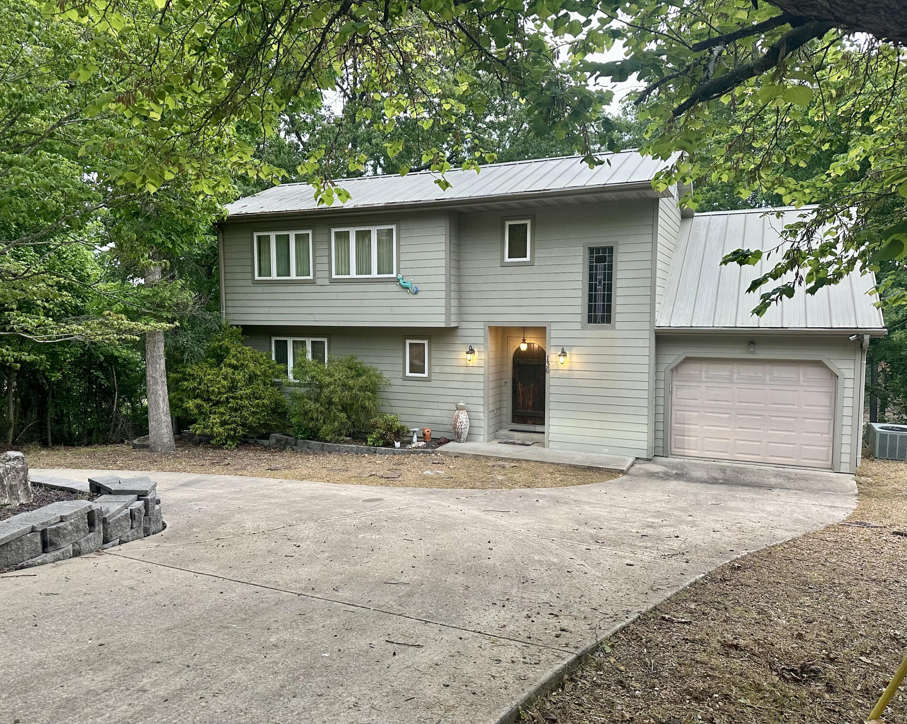 136 Riverview Drive — photo