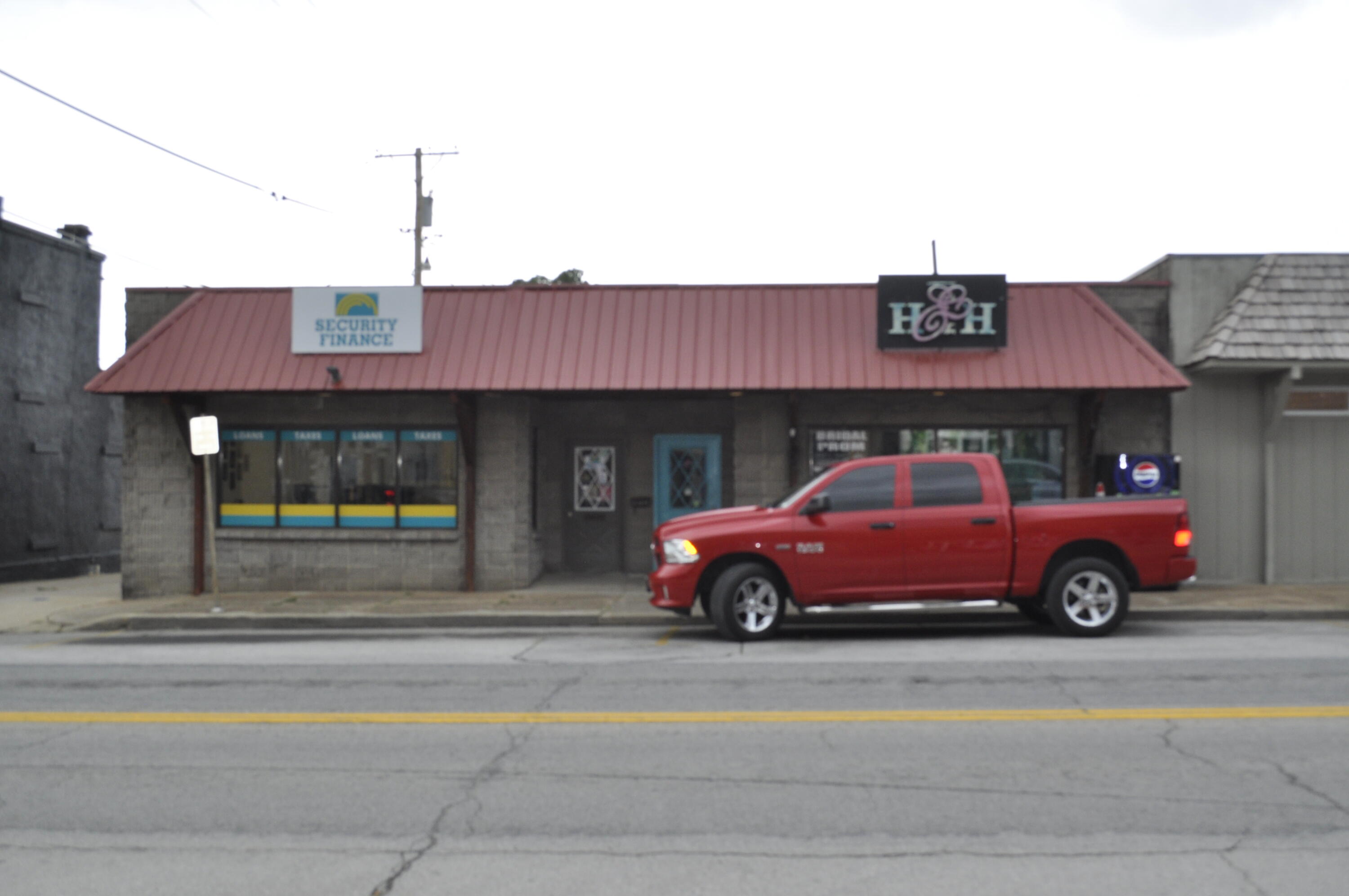 113 N Main Avenue — photo