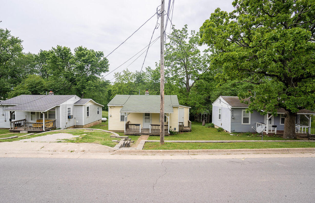 1331 N Howell Avenue — photo