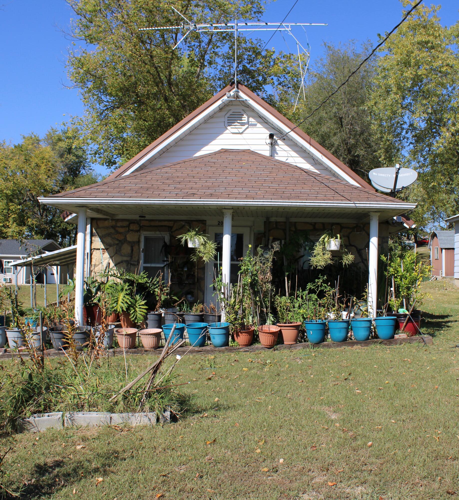 208 E Ava Avenue, Ava, MO 65608 — photo 2