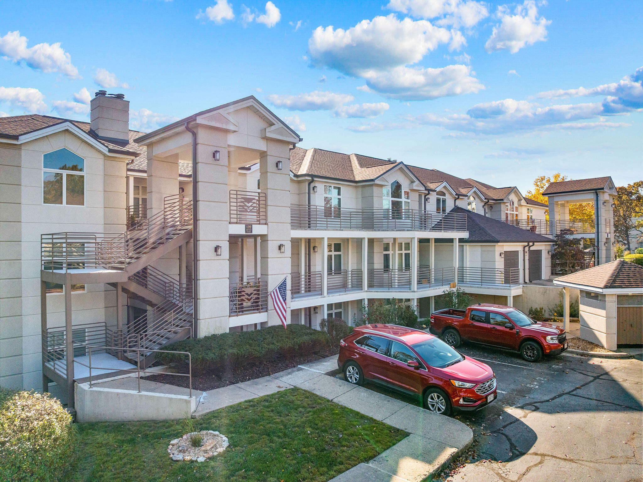 120 Oxford Drive 13 — photo